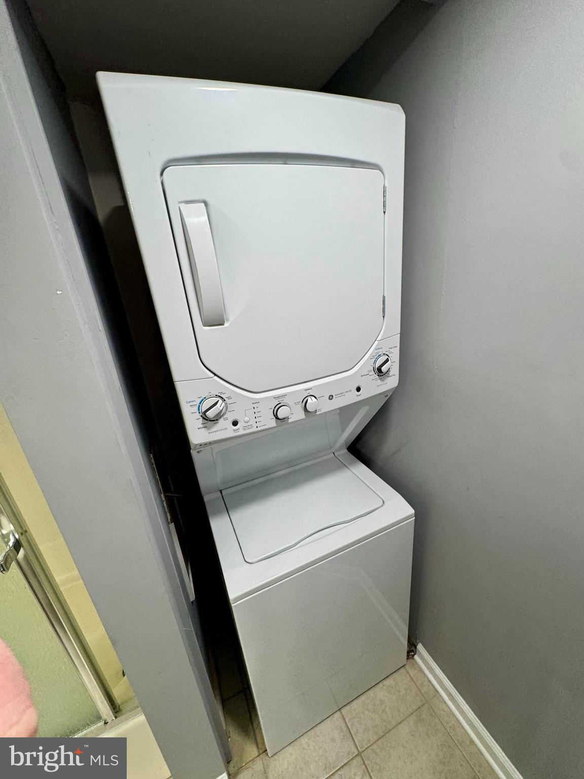 ART MUSEUM AREA - Residential Lease