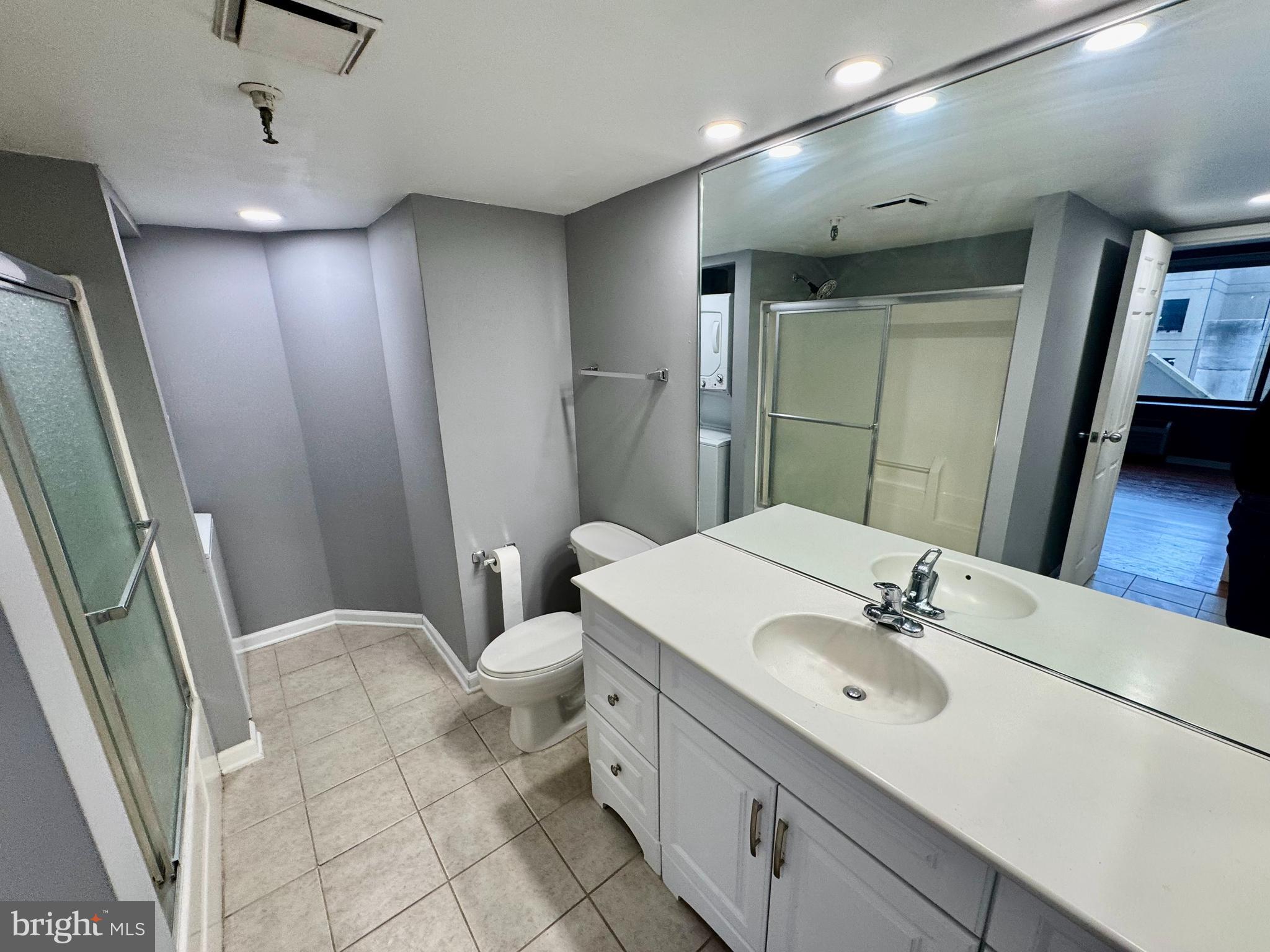 ART MUSEUM AREA - Residential Lease