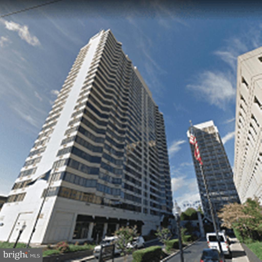 ART MUSEUM AREA - Residential Lease