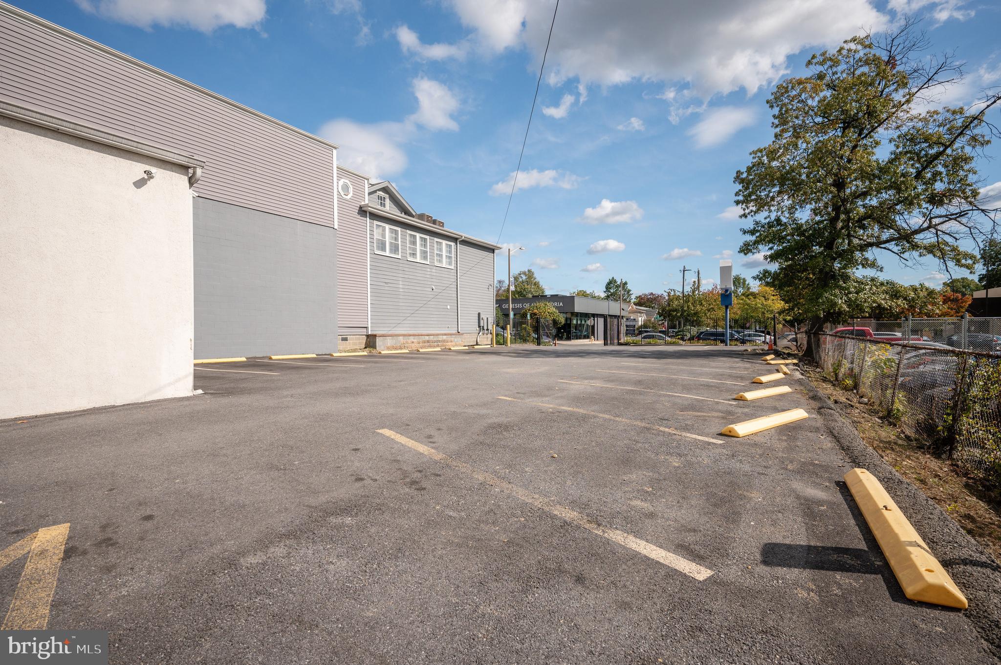 DEL RAY - Commercial Sale