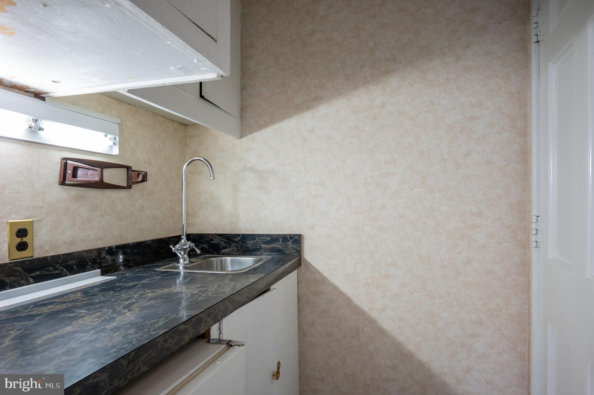 DEL RAY - Commercial Sale