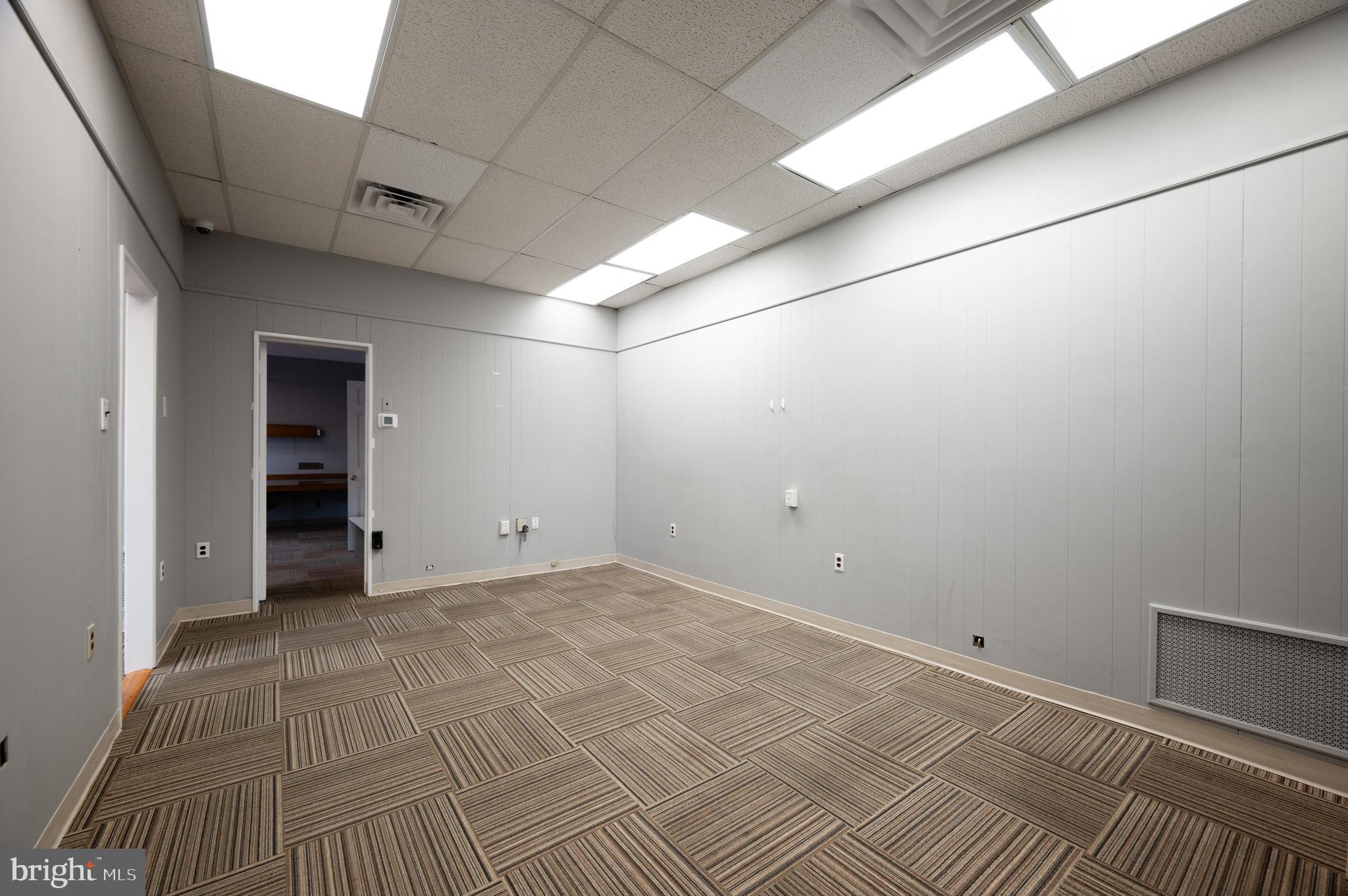 DEL RAY - Commercial Sale