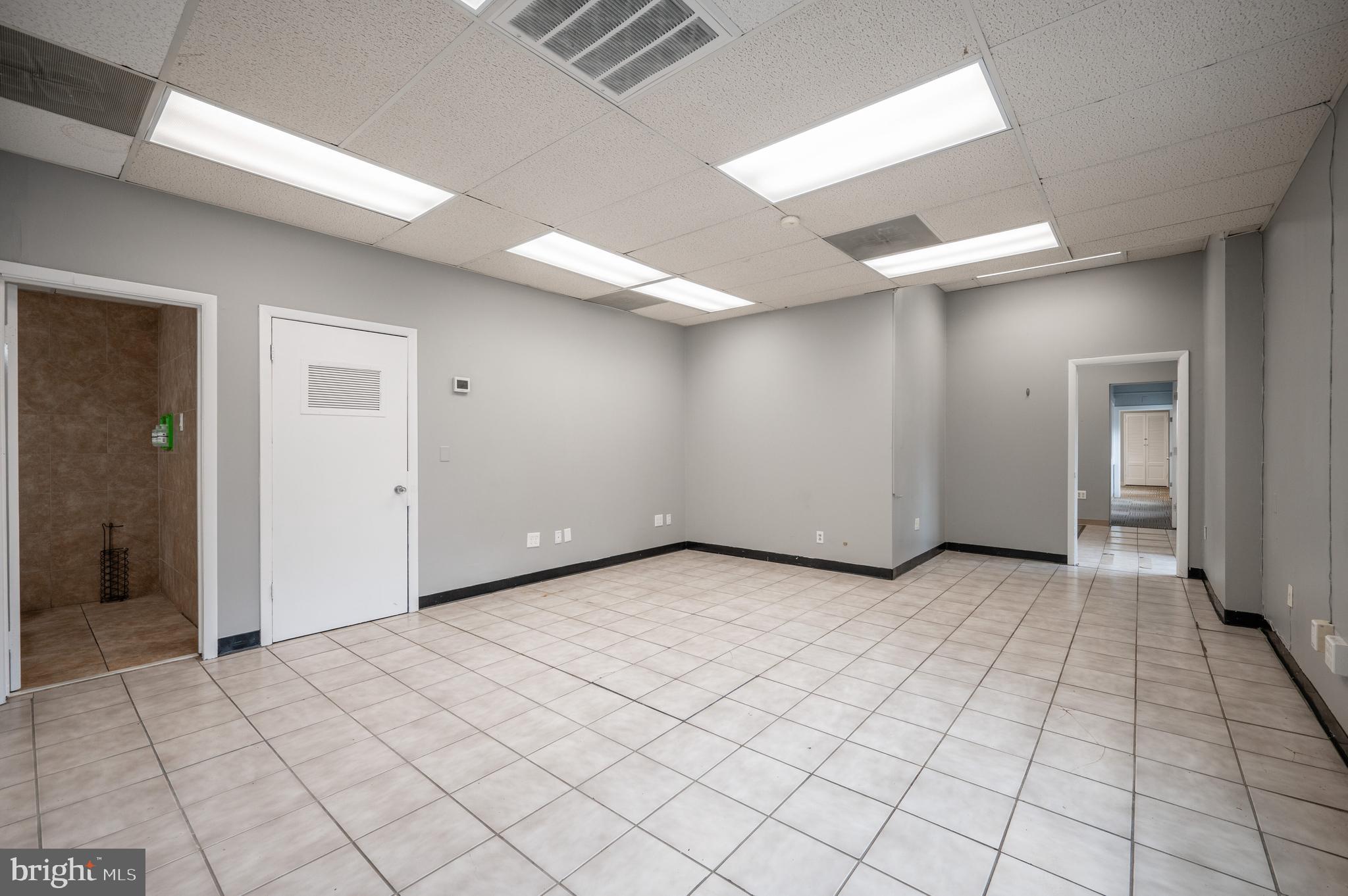 DEL RAY - Commercial Sale