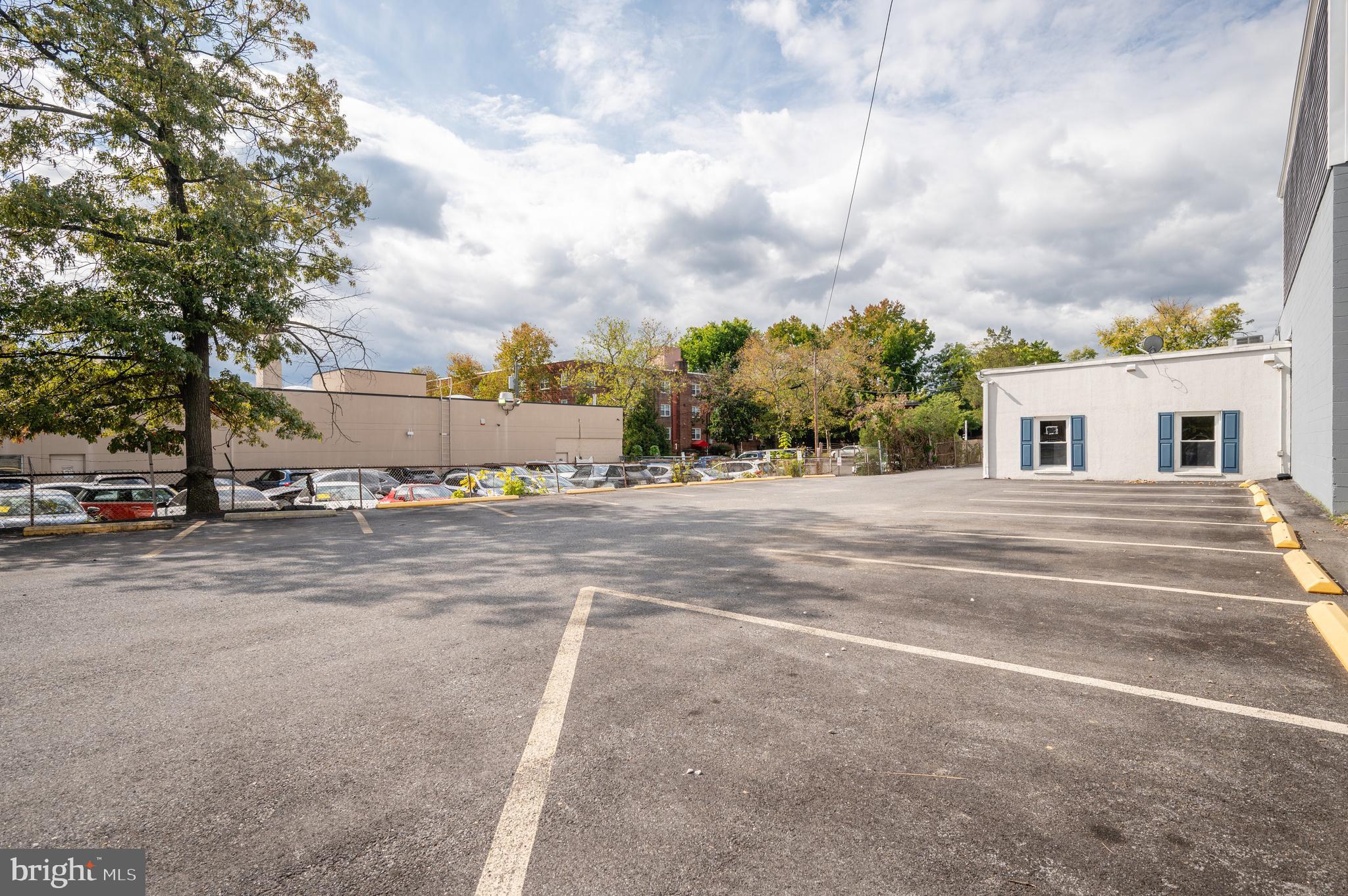 DEL RAY - Commercial Sale