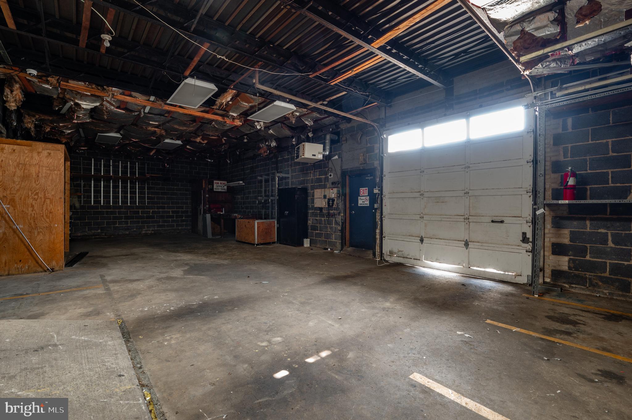 DEL RAY - Commercial Sale