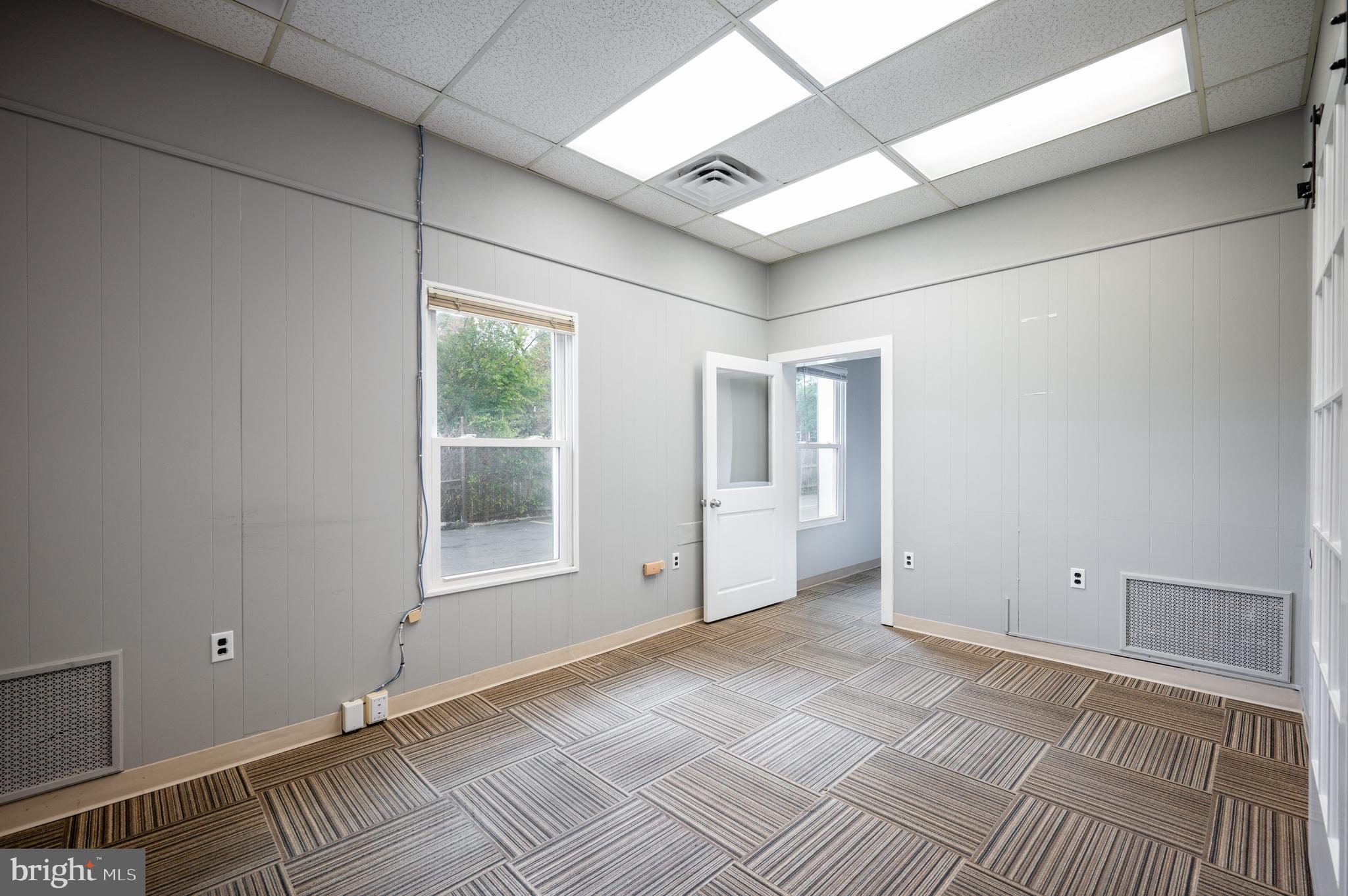 DEL RAY - Commercial Sale