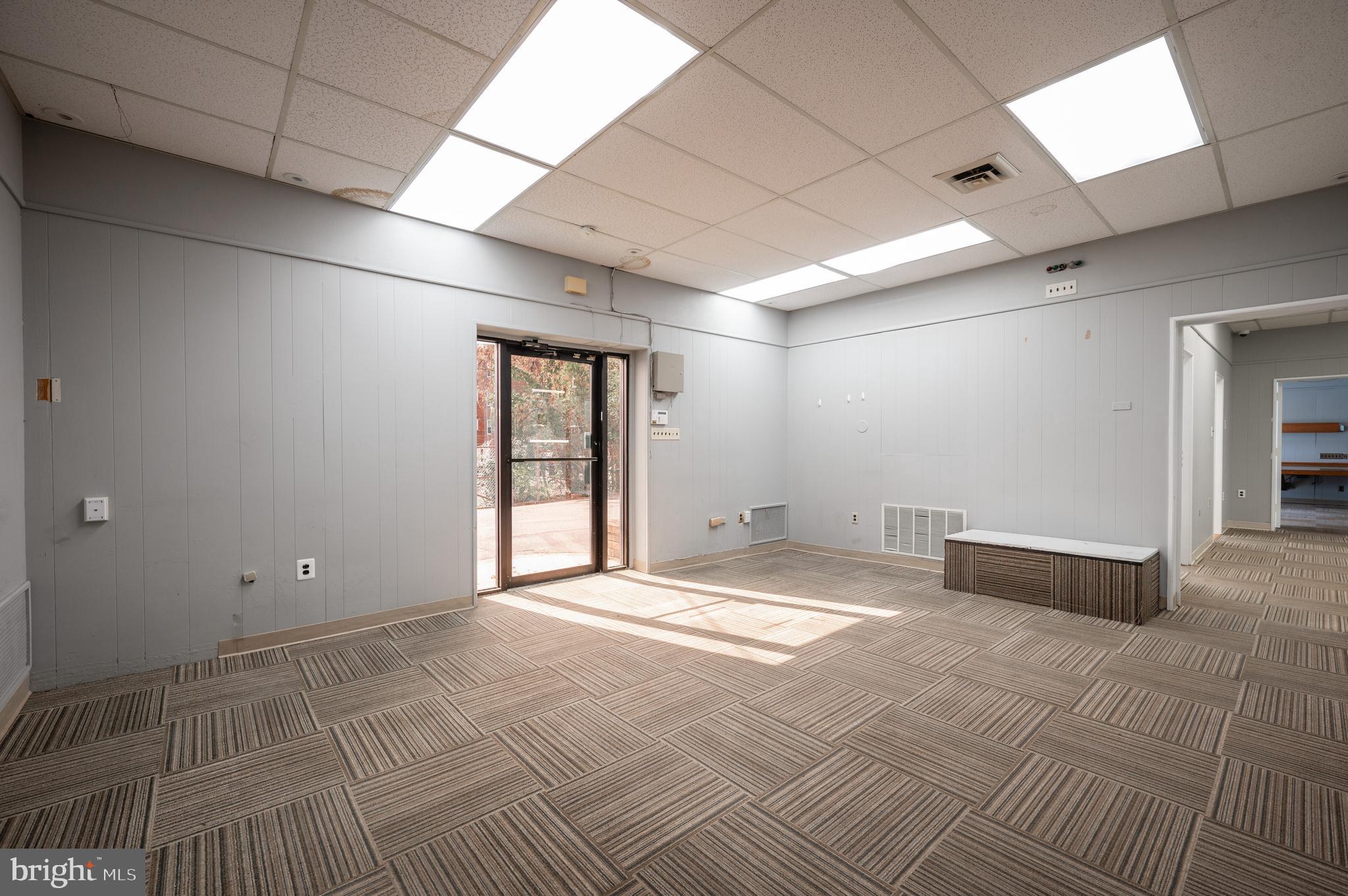 DEL RAY - Commercial Sale