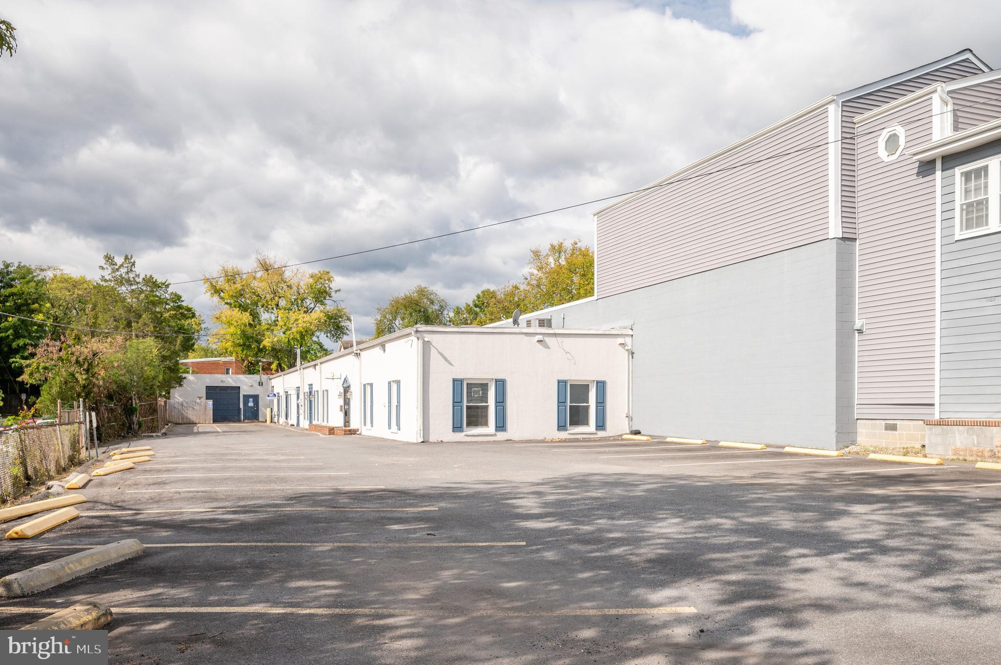 DEL RAY - Commercial Sale