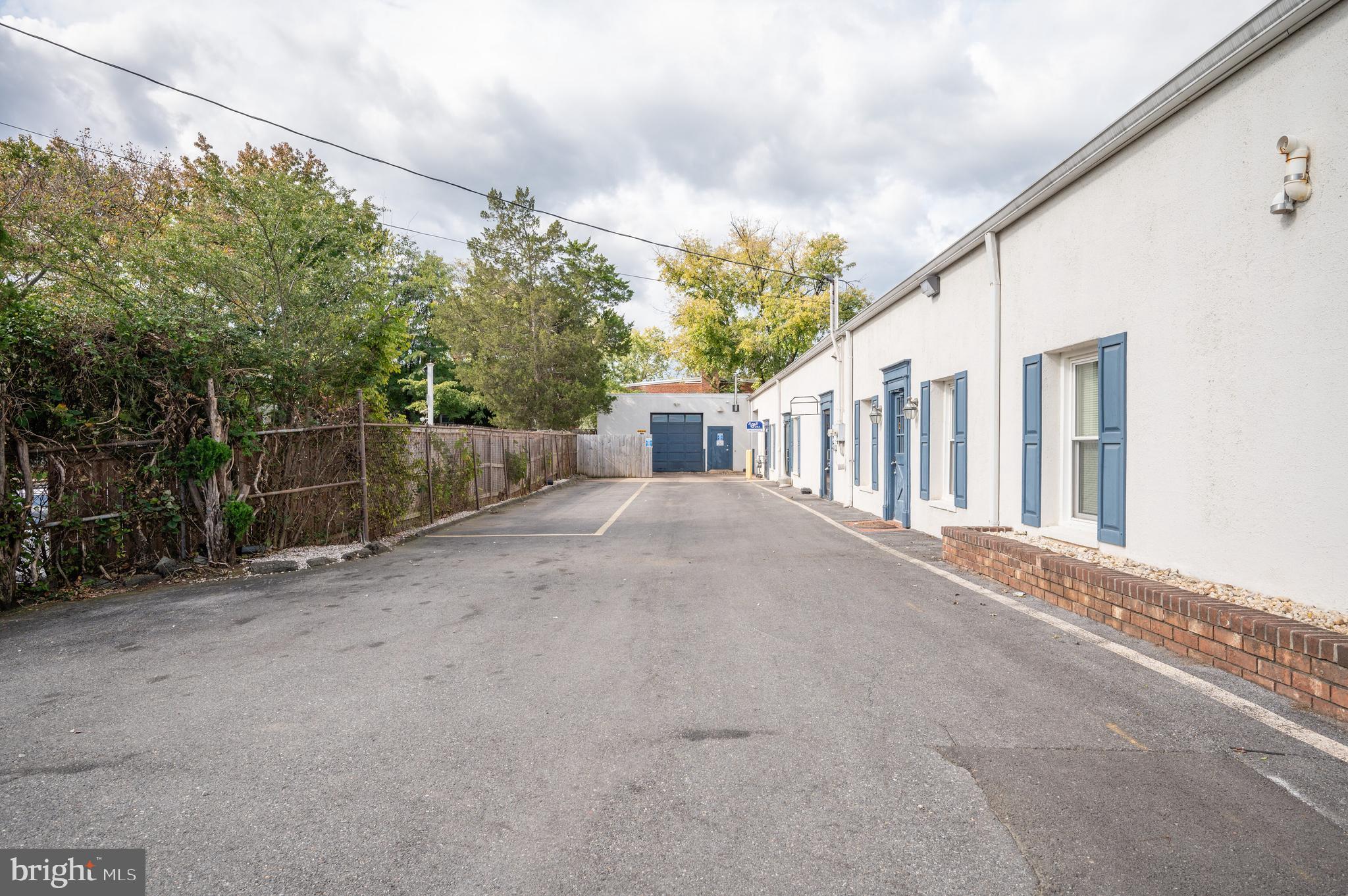 DEL RAY - Commercial Sale