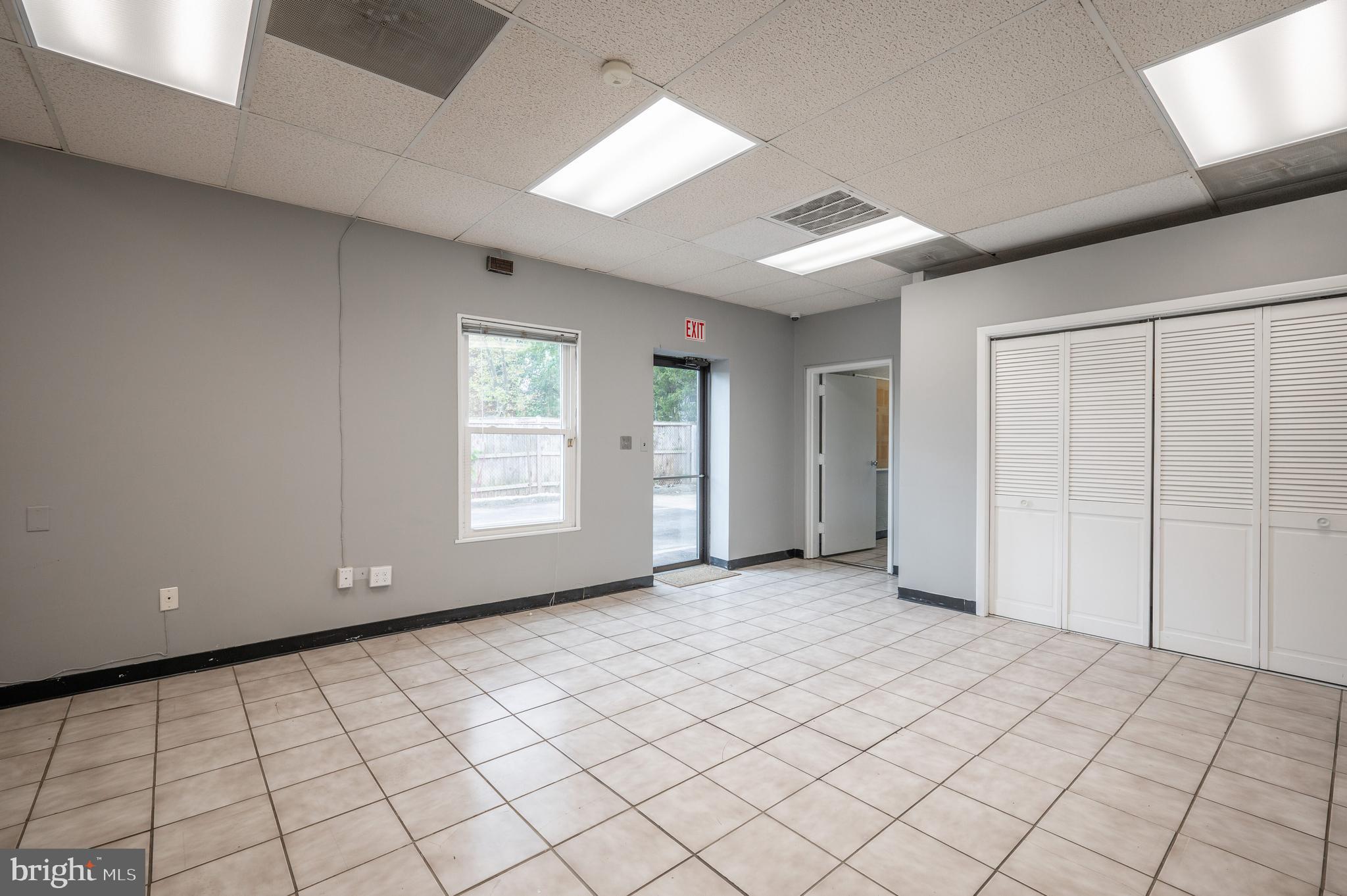 DEL RAY - Commercial Sale