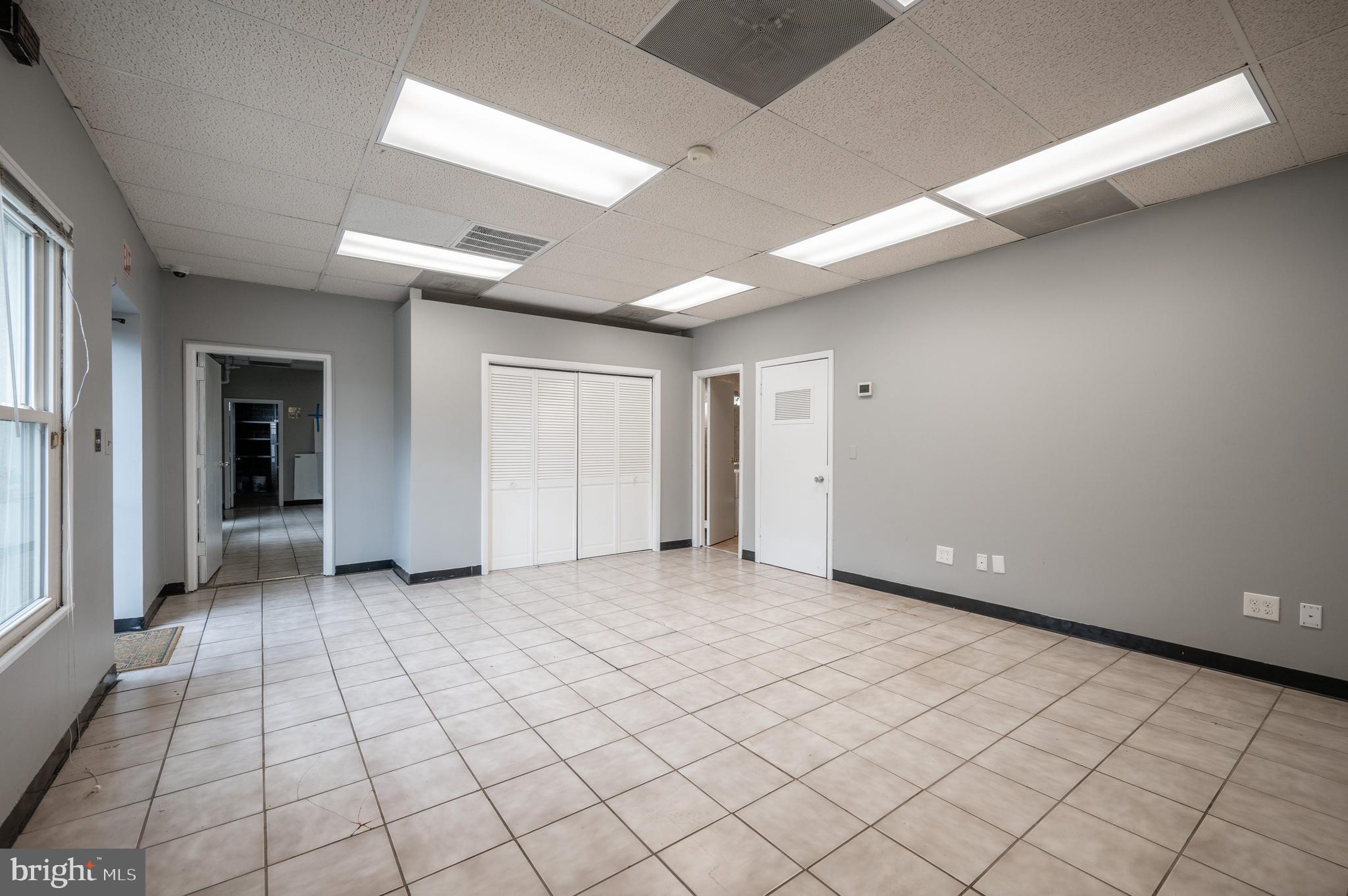 DEL RAY - Commercial Sale