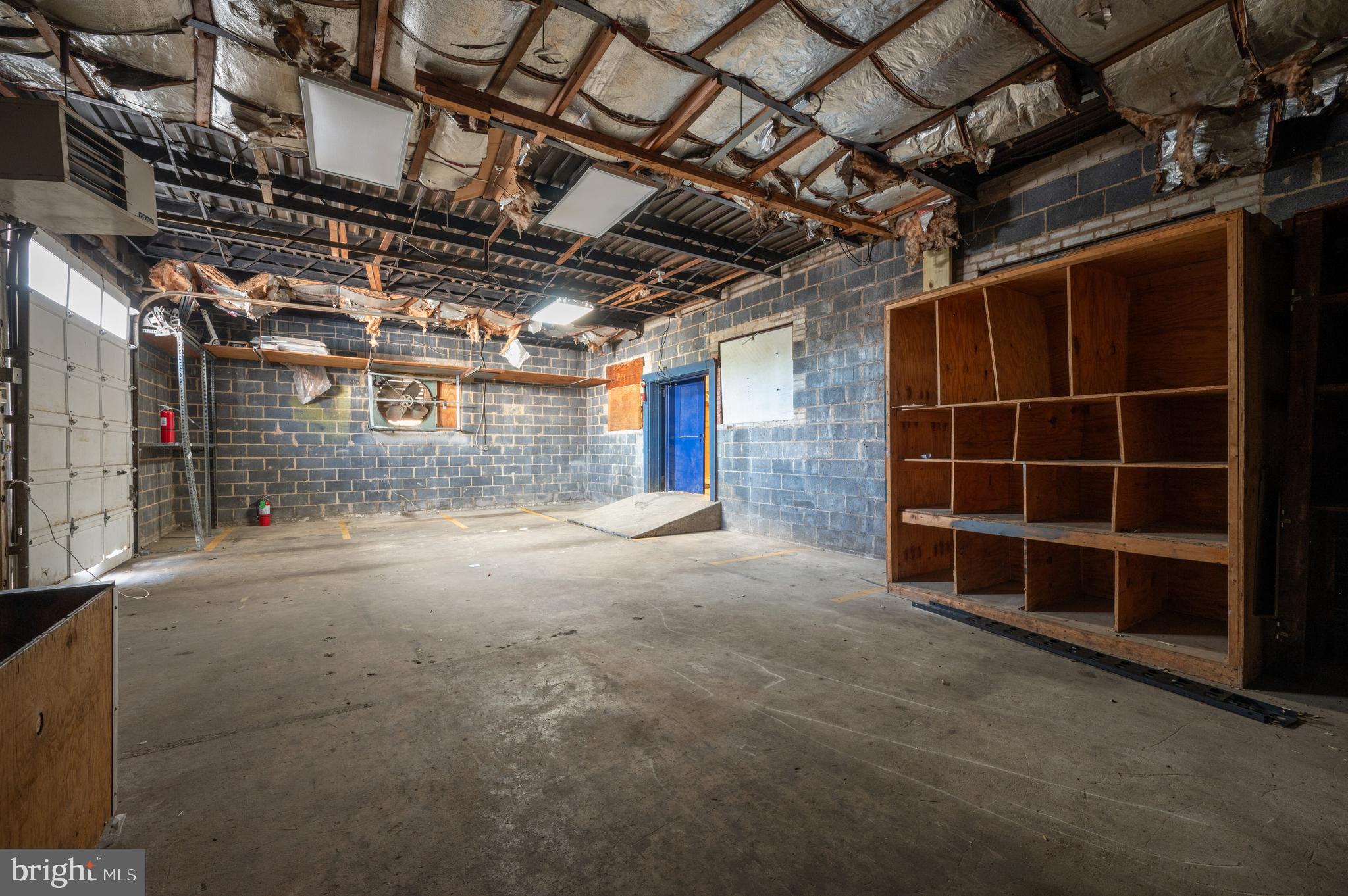 DEL RAY - Commercial Sale