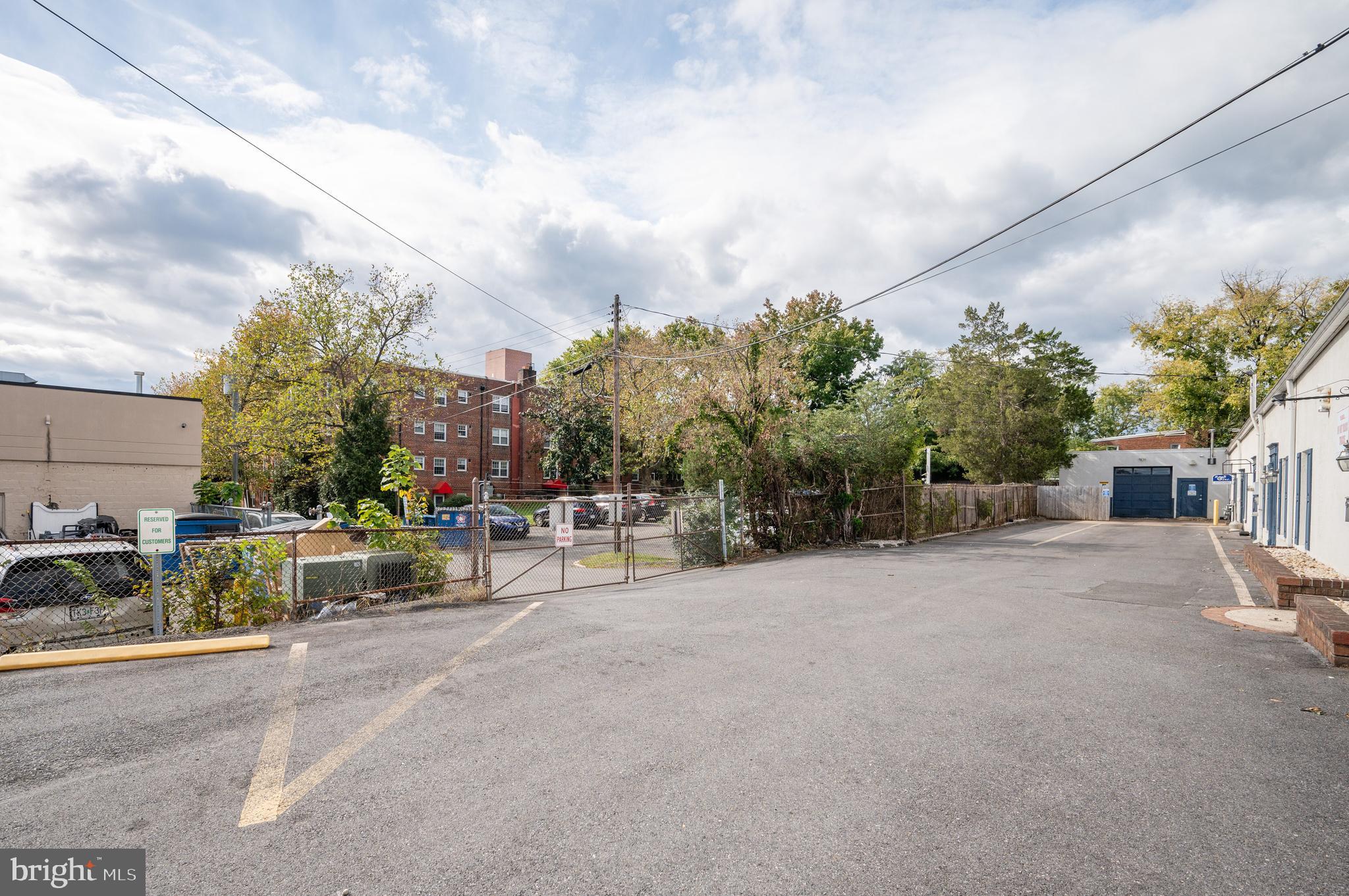 DEL RAY - Commercial Sale