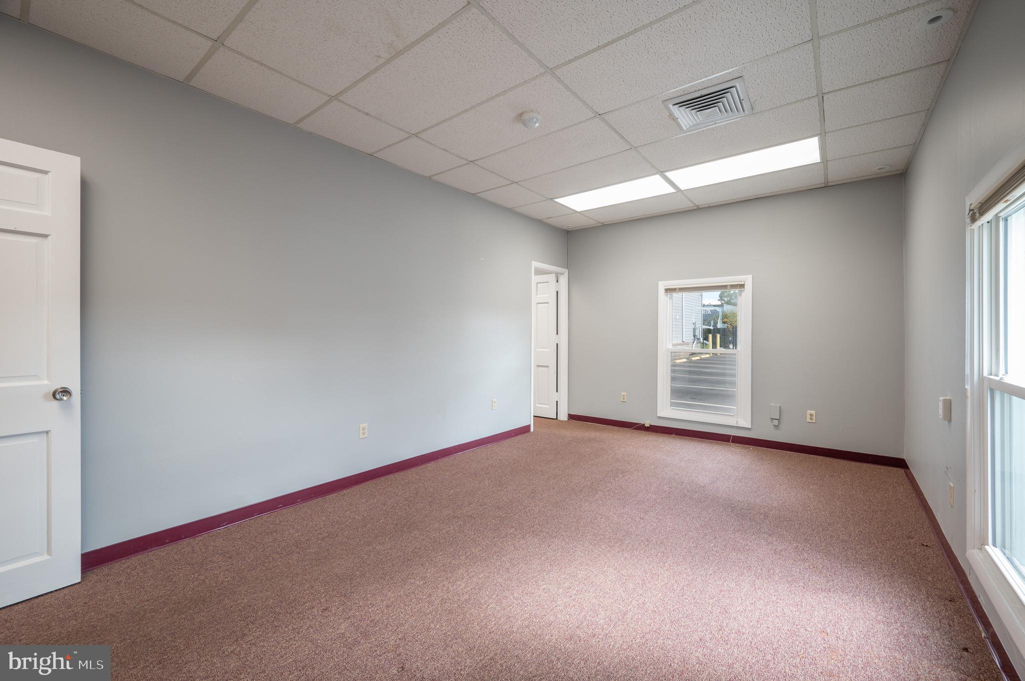 DEL RAY - Commercial Sale