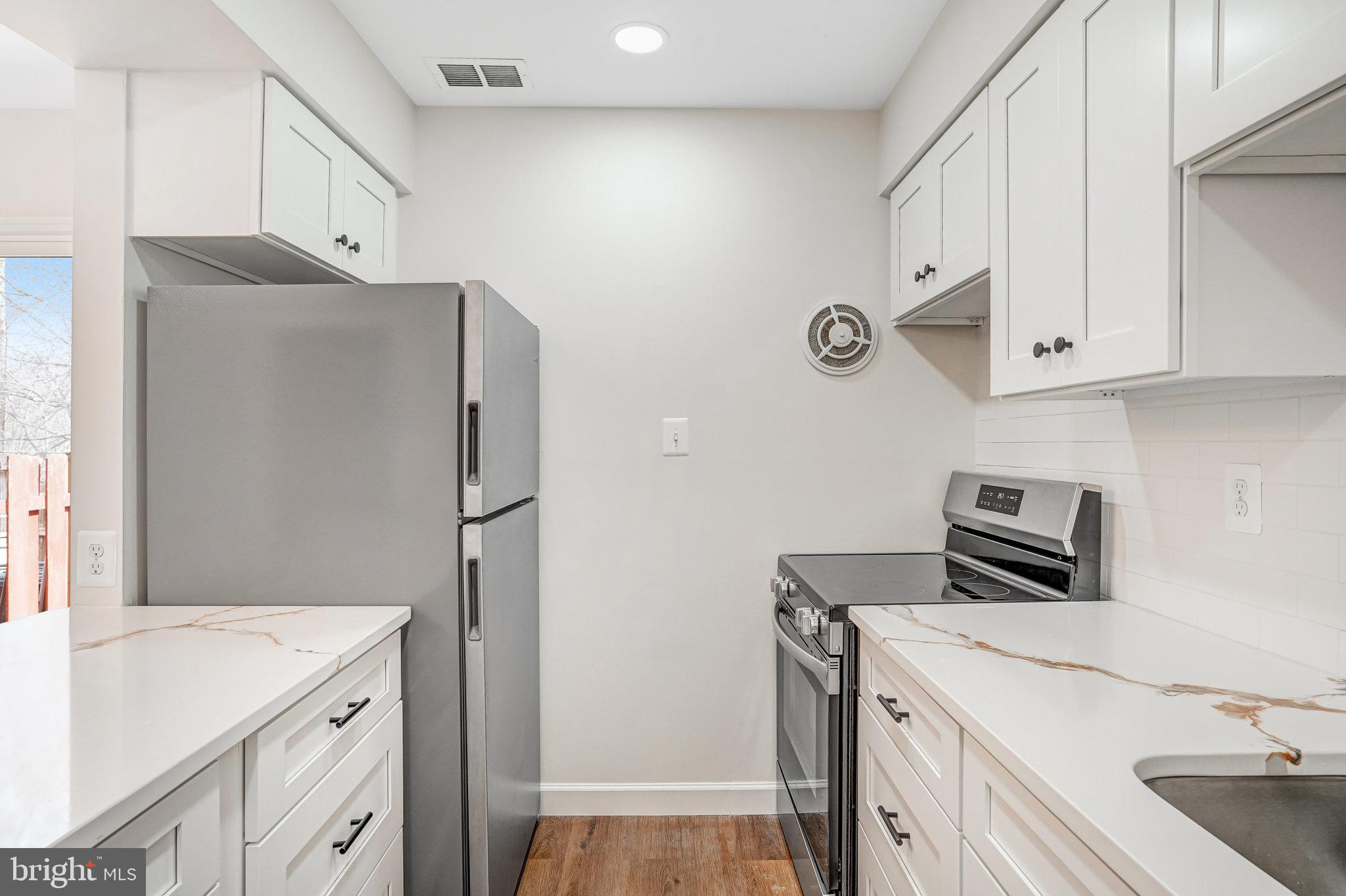 DALE CITY - Residential Lease