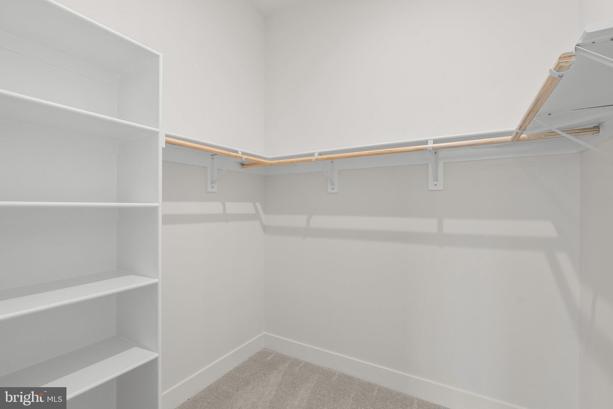 LEXINGTON 7 - Residential