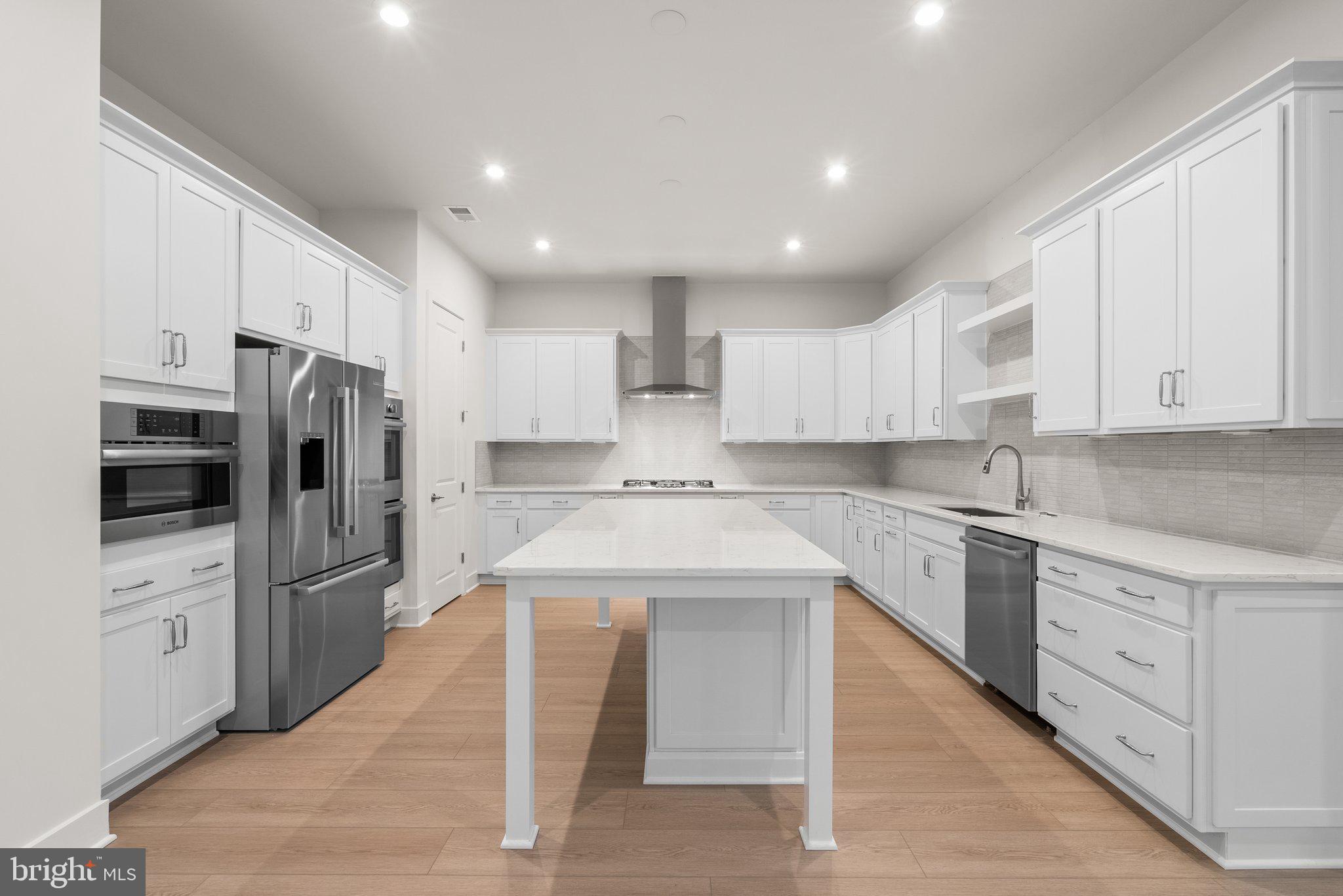 LEXINGTON 7 - Residential