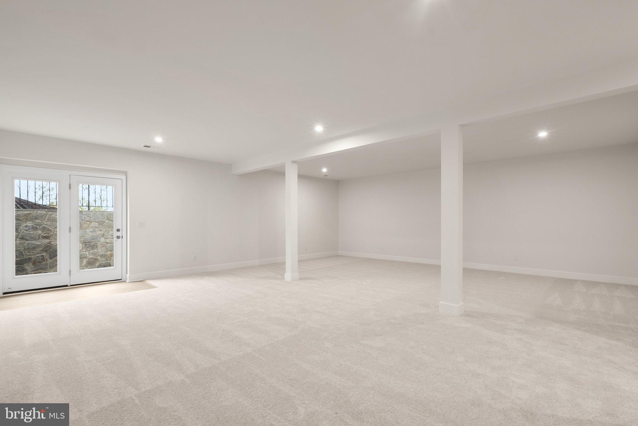 LEXINGTON 7 - Residential