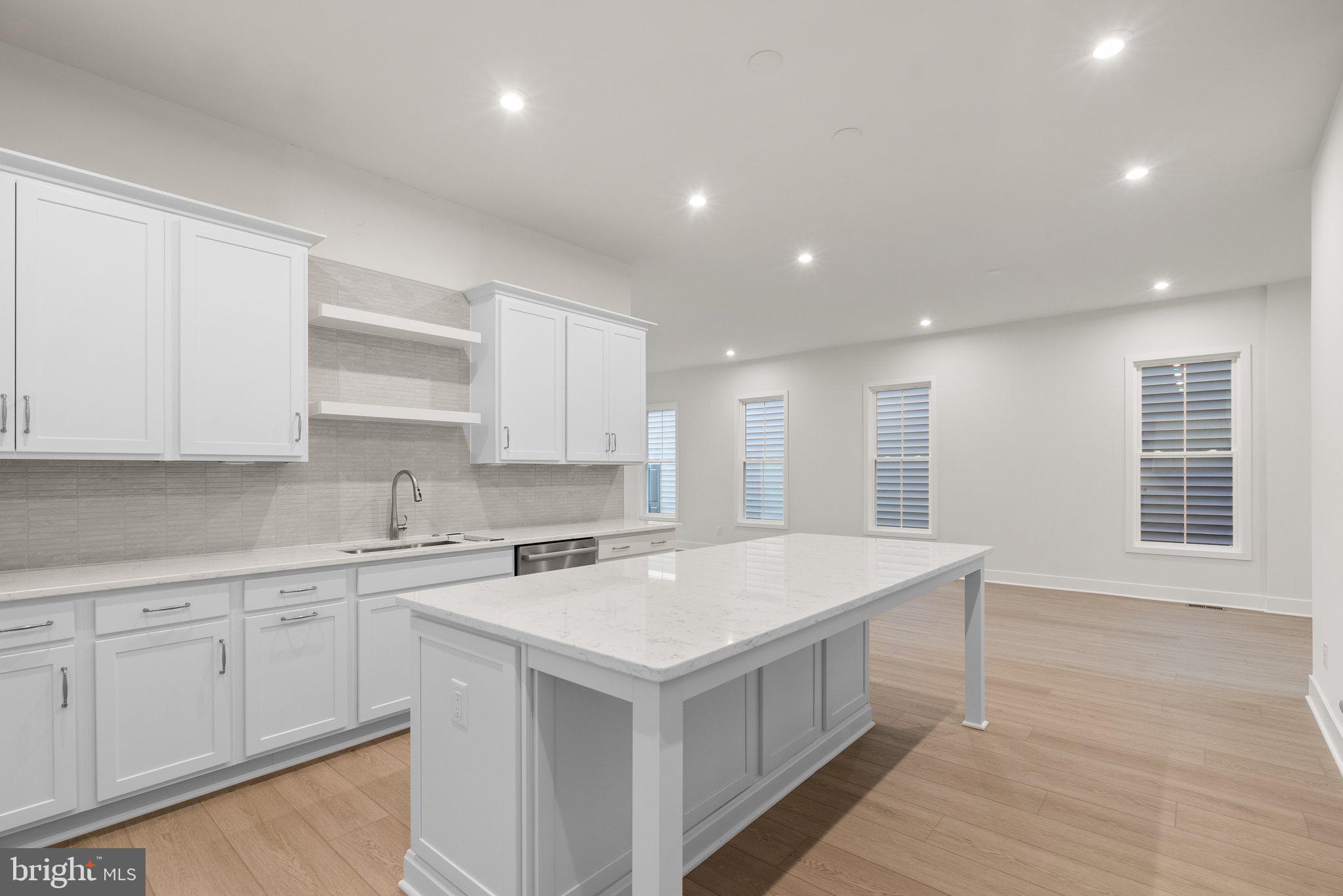 LEXINGTON 7 - Residential