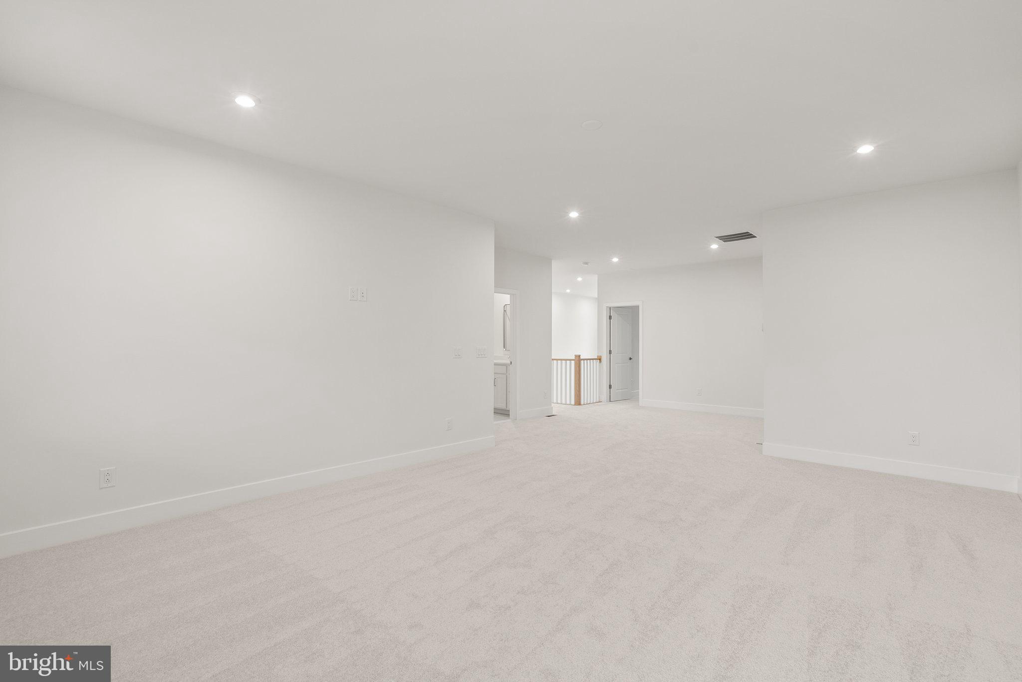 LEXINGTON 7 - Residential