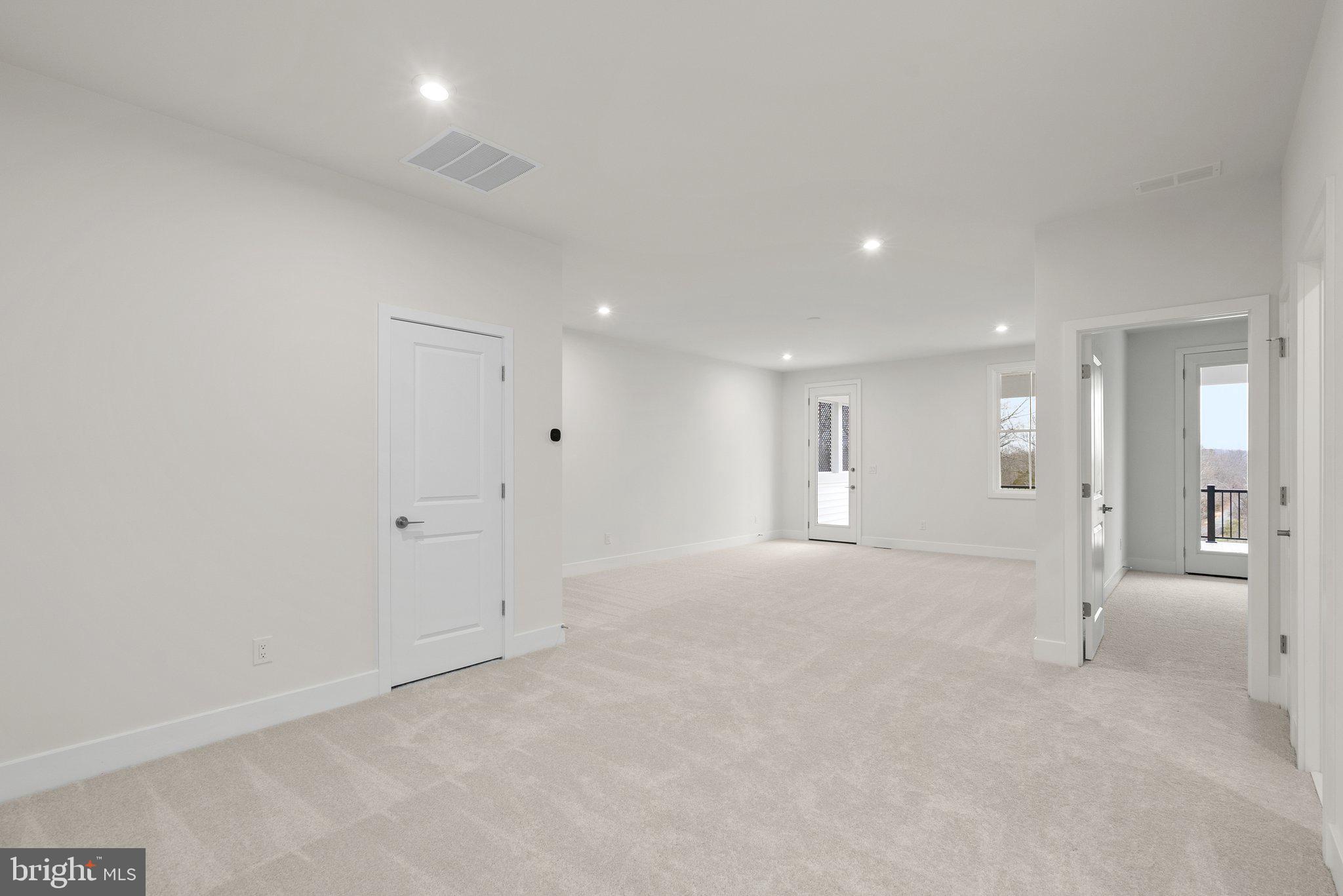 LEXINGTON 7 - Residential