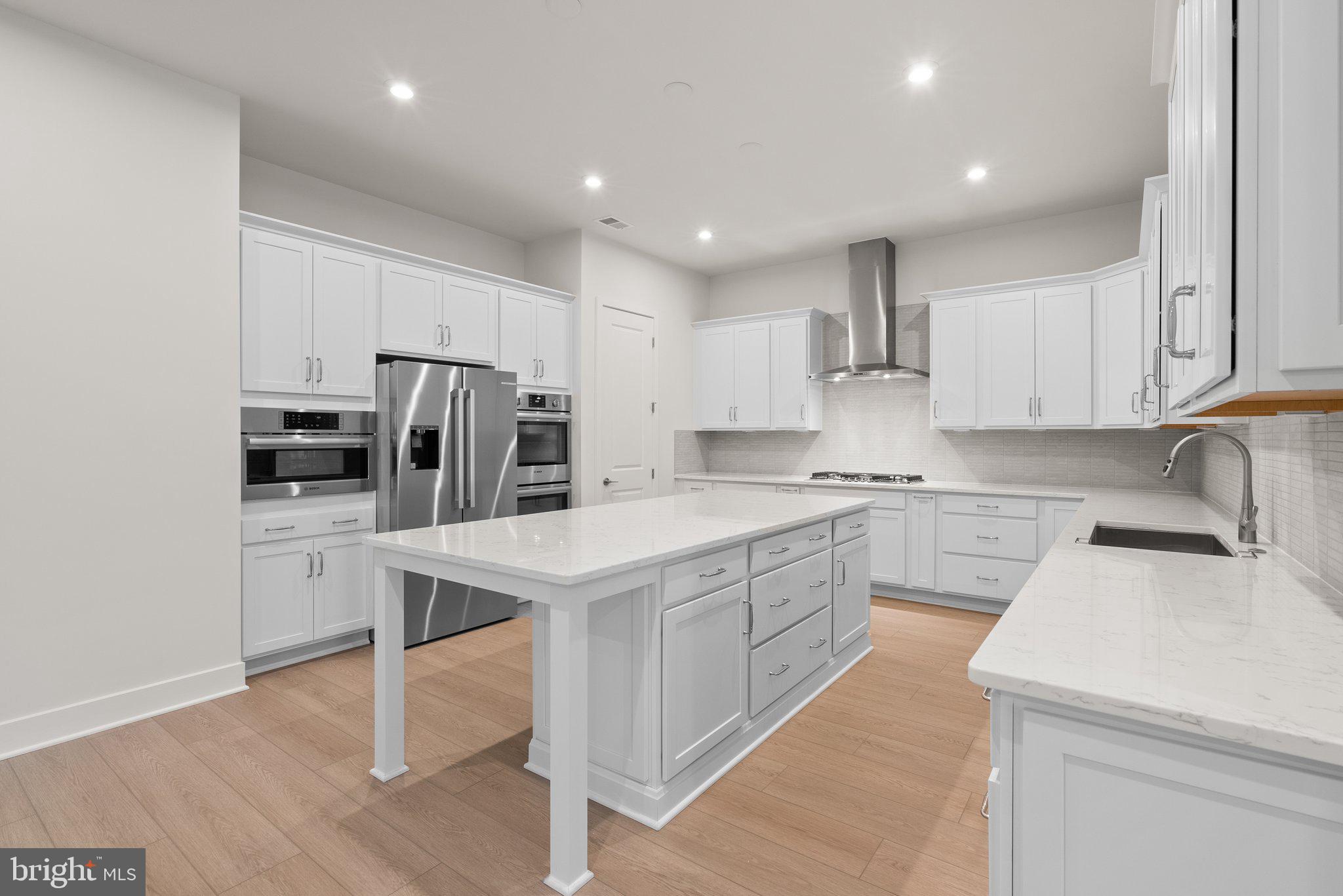 LEXINGTON 7 - Residential