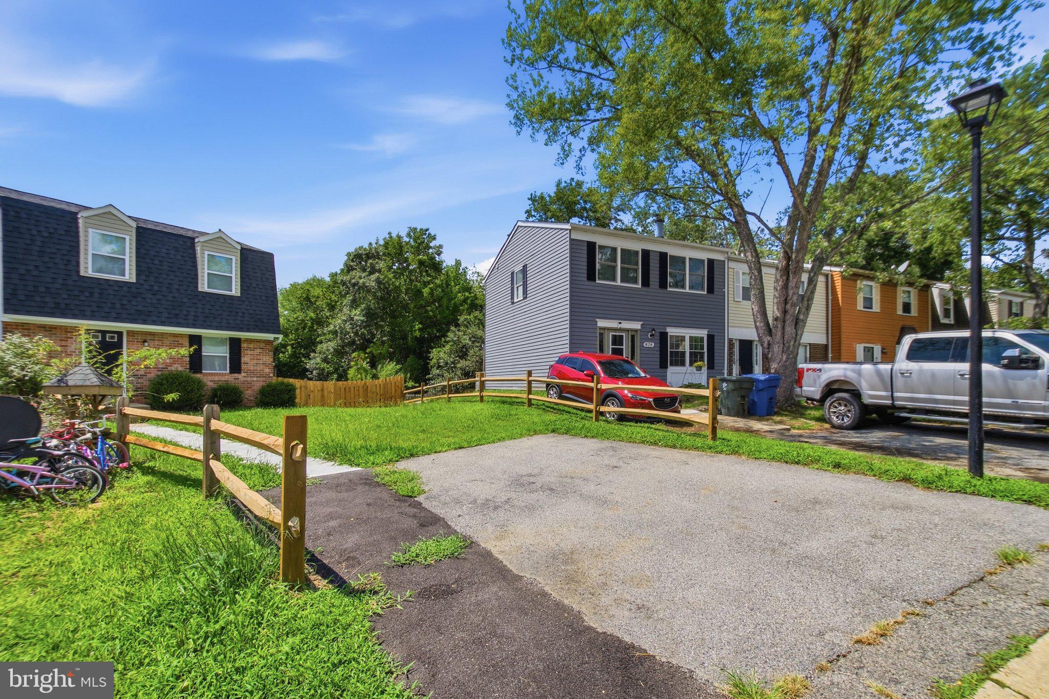826 HOLLY DRIVE