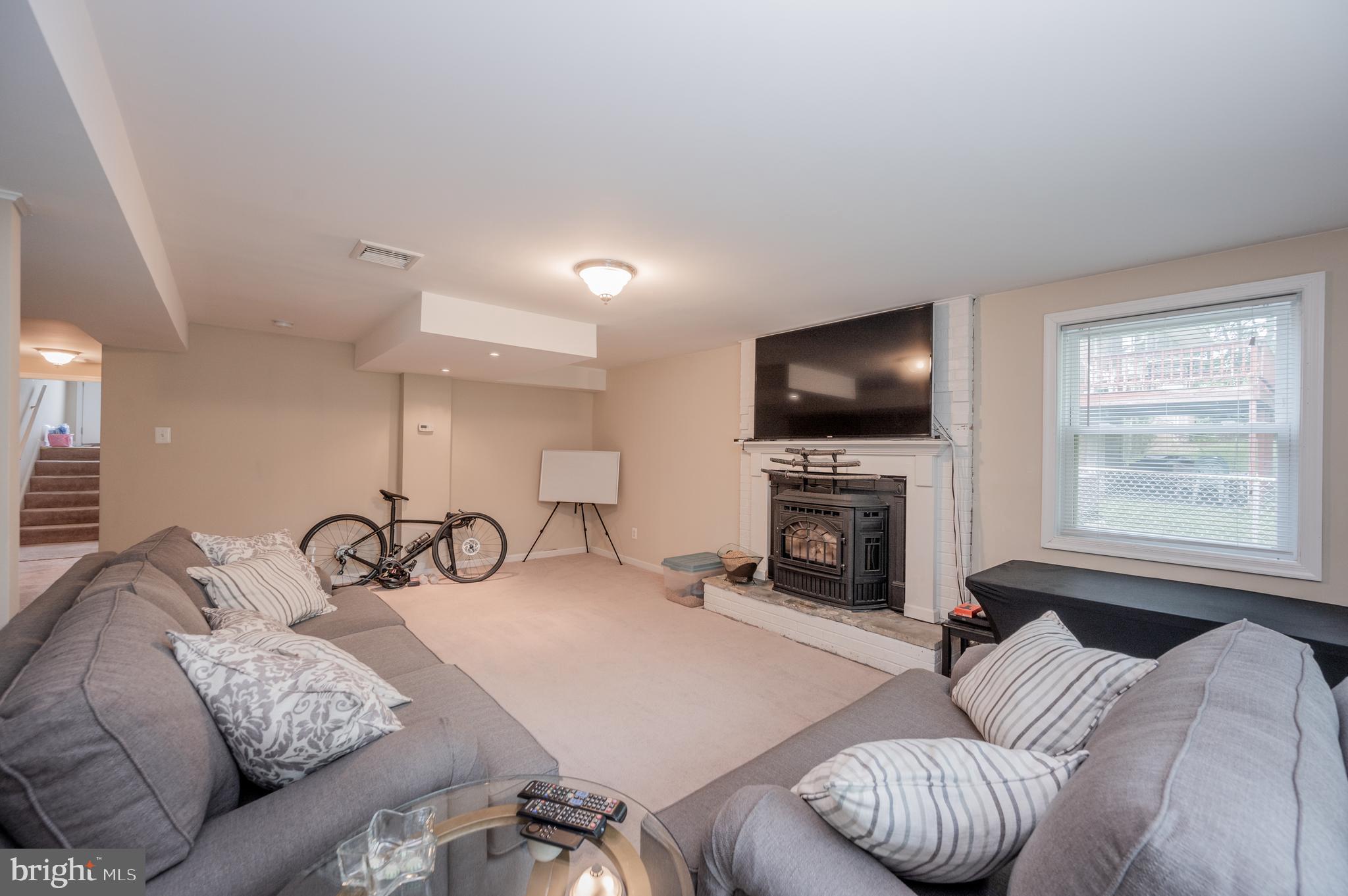 TEMPLE HILLS - Residential