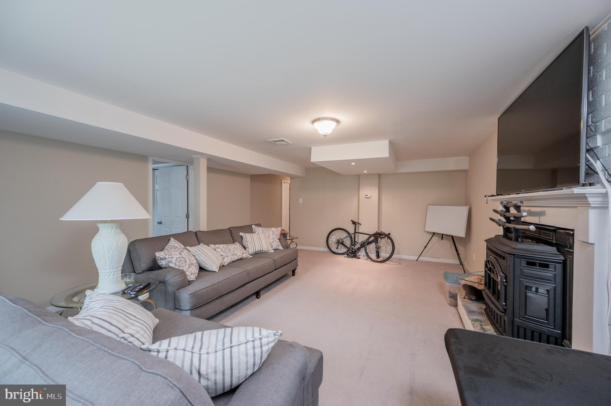 TEMPLE HILLS - Residential