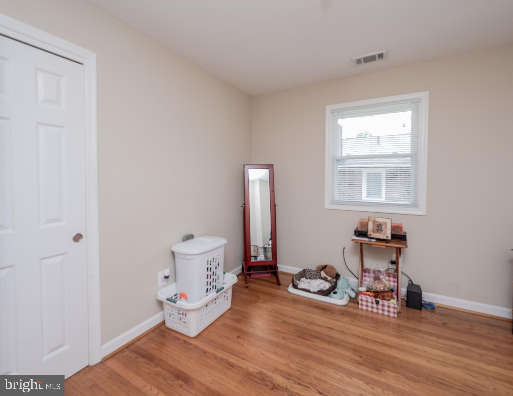 TEMPLE HILLS - Residential