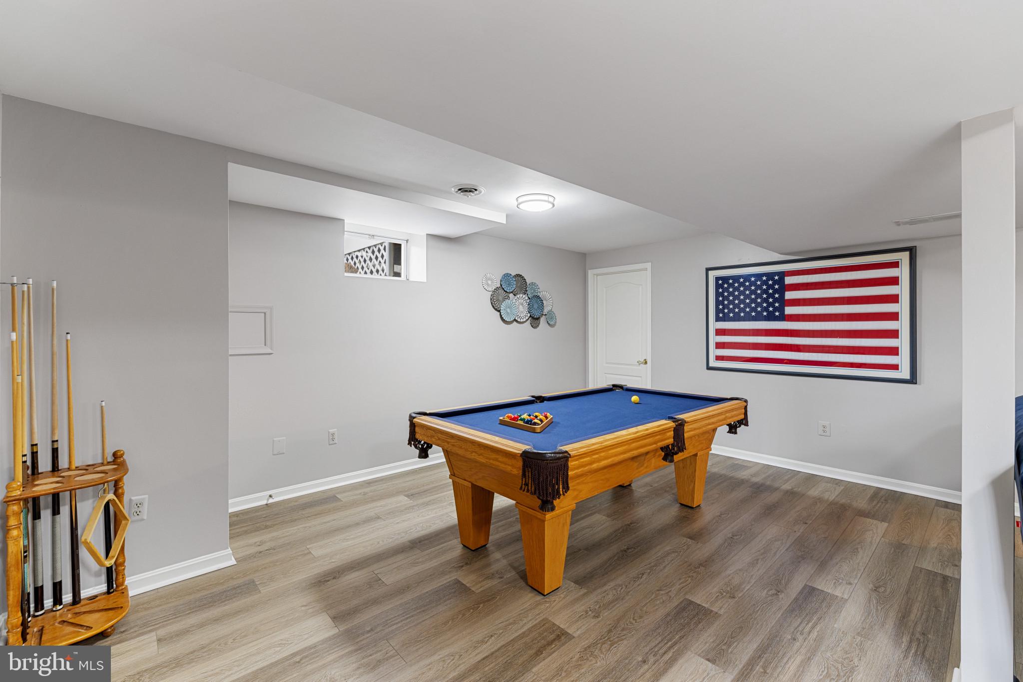 SHERLOCK HOLMES ESTATES - Residential