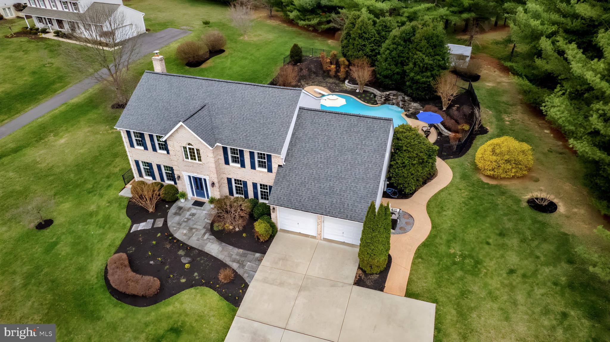 SHERLOCK HOLMES ESTATES - Residential