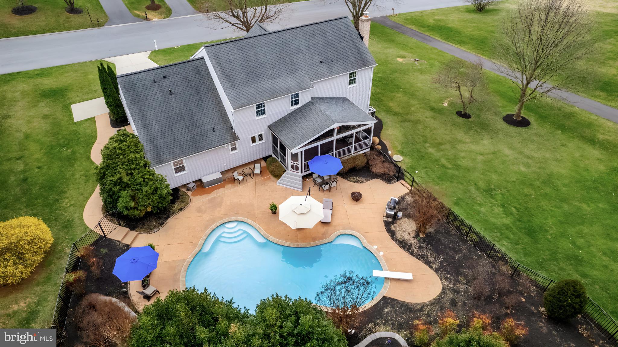 SHERLOCK HOLMES ESTATES - Residential