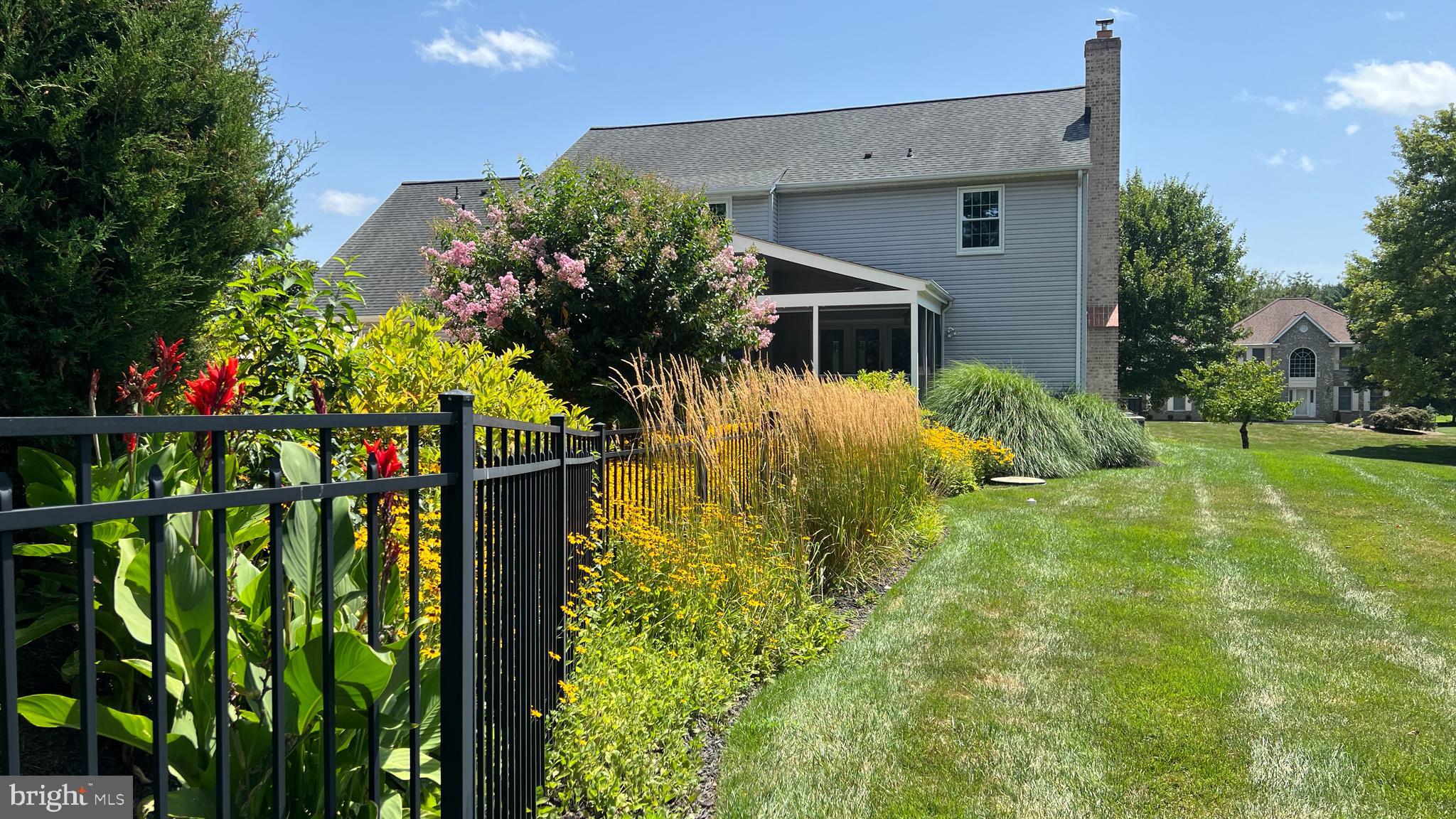 SHERLOCK HOLMES ESTATES - Residential