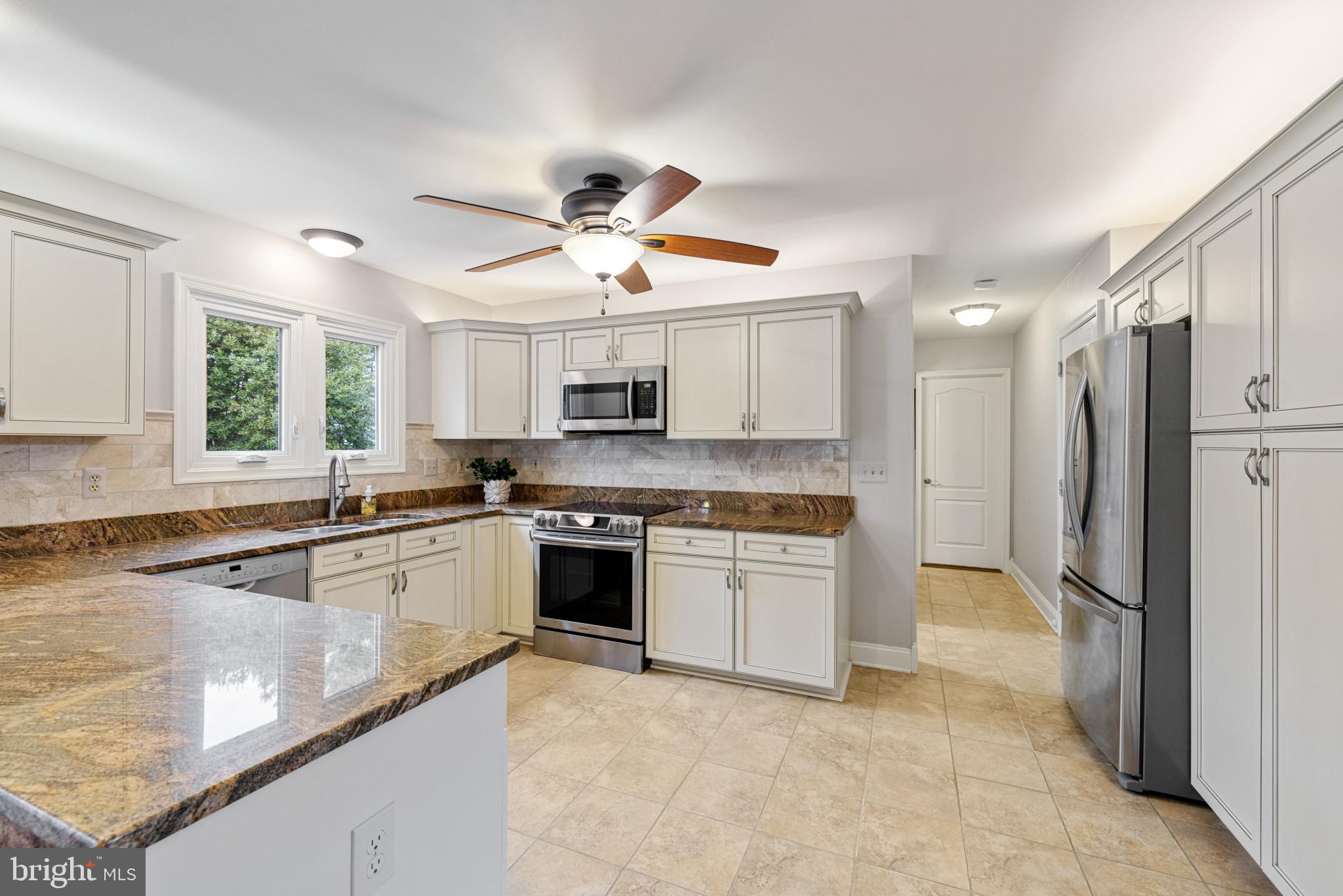 SHERLOCK HOLMES ESTATES - Residential