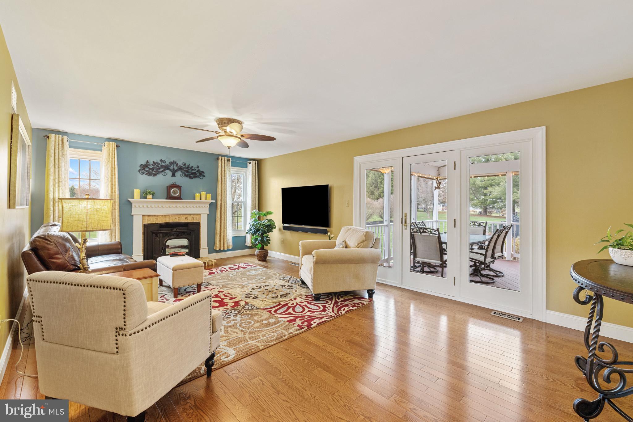 SHERLOCK HOLMES ESTATES - Residential