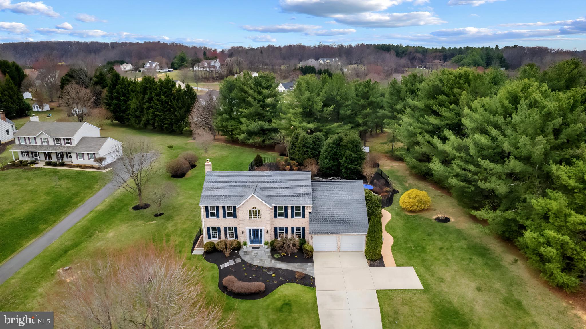 SHERLOCK HOLMES ESTATES - Residential