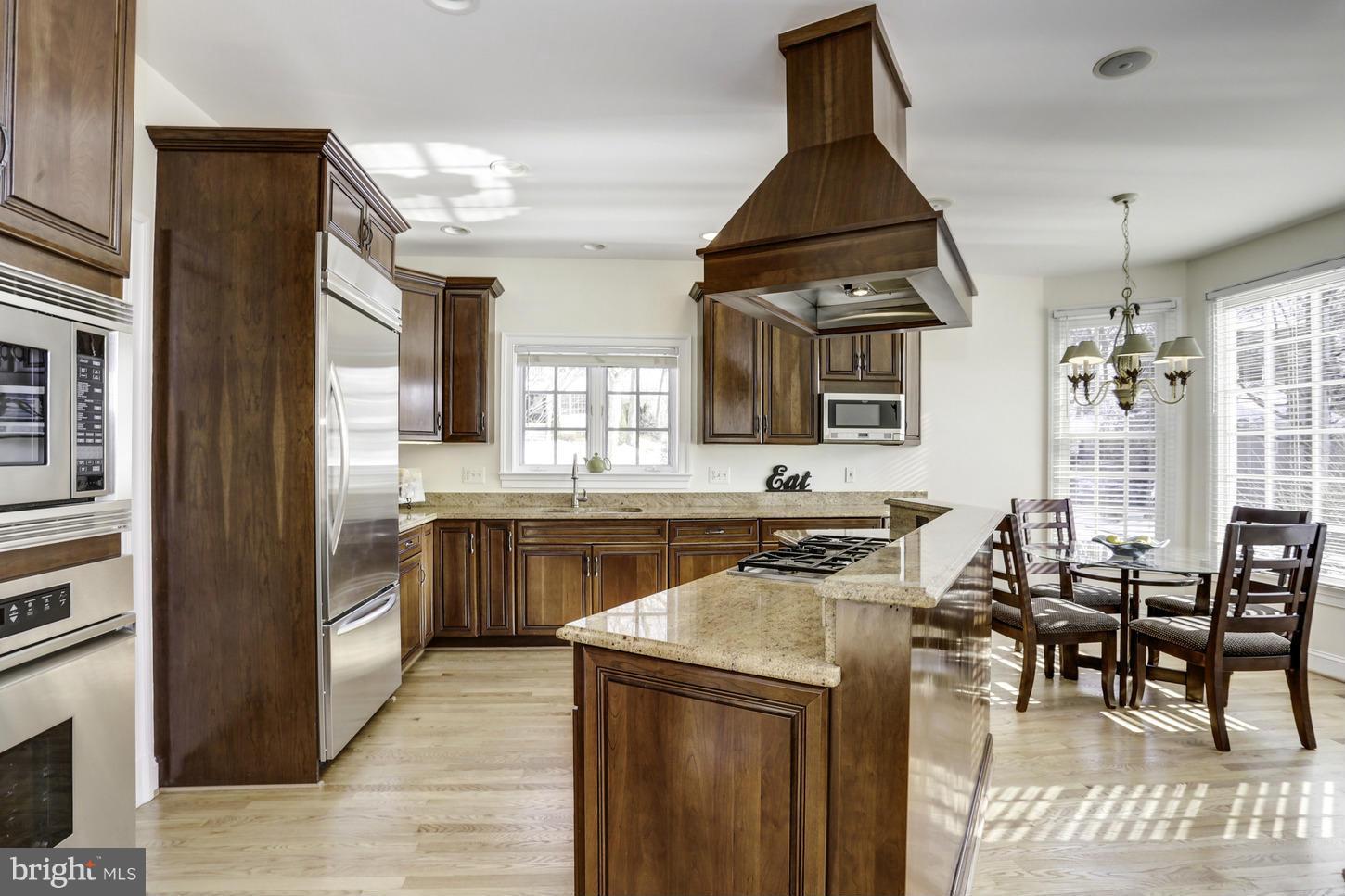 COUNTRY CLUB HILLS - Residential