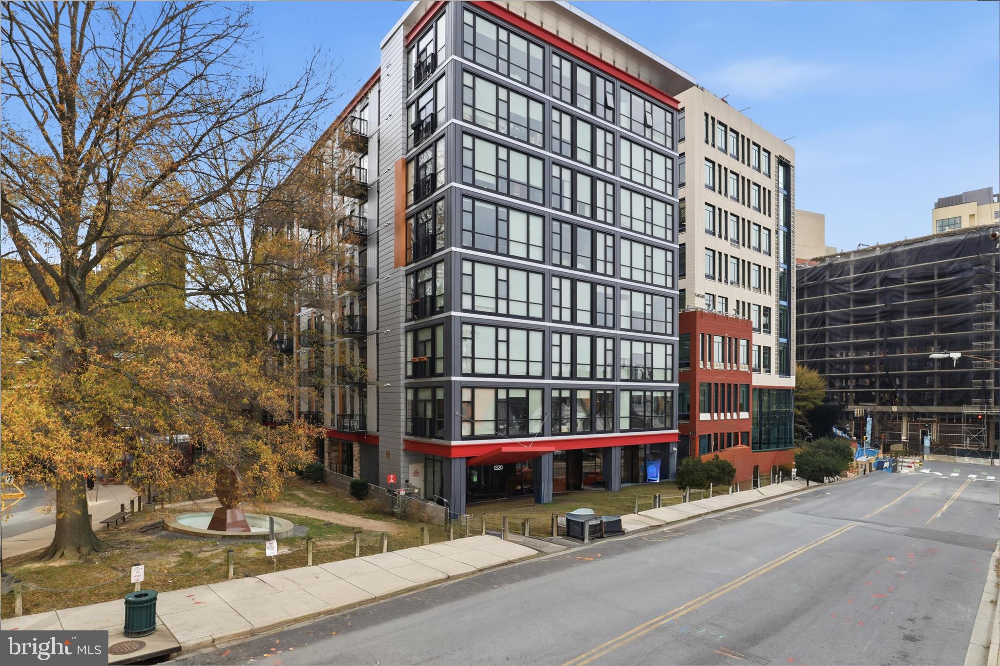 1320 FENWICK LANE 805