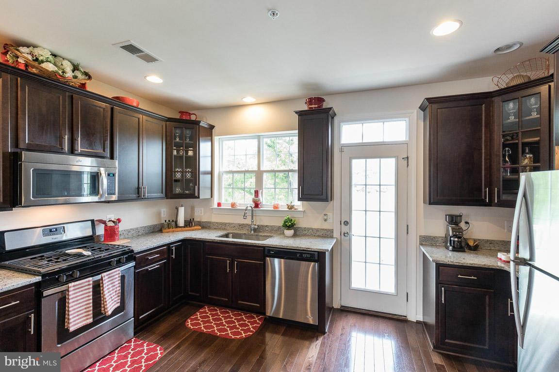 FALLS GROVE CONDOMINIUM - Residential