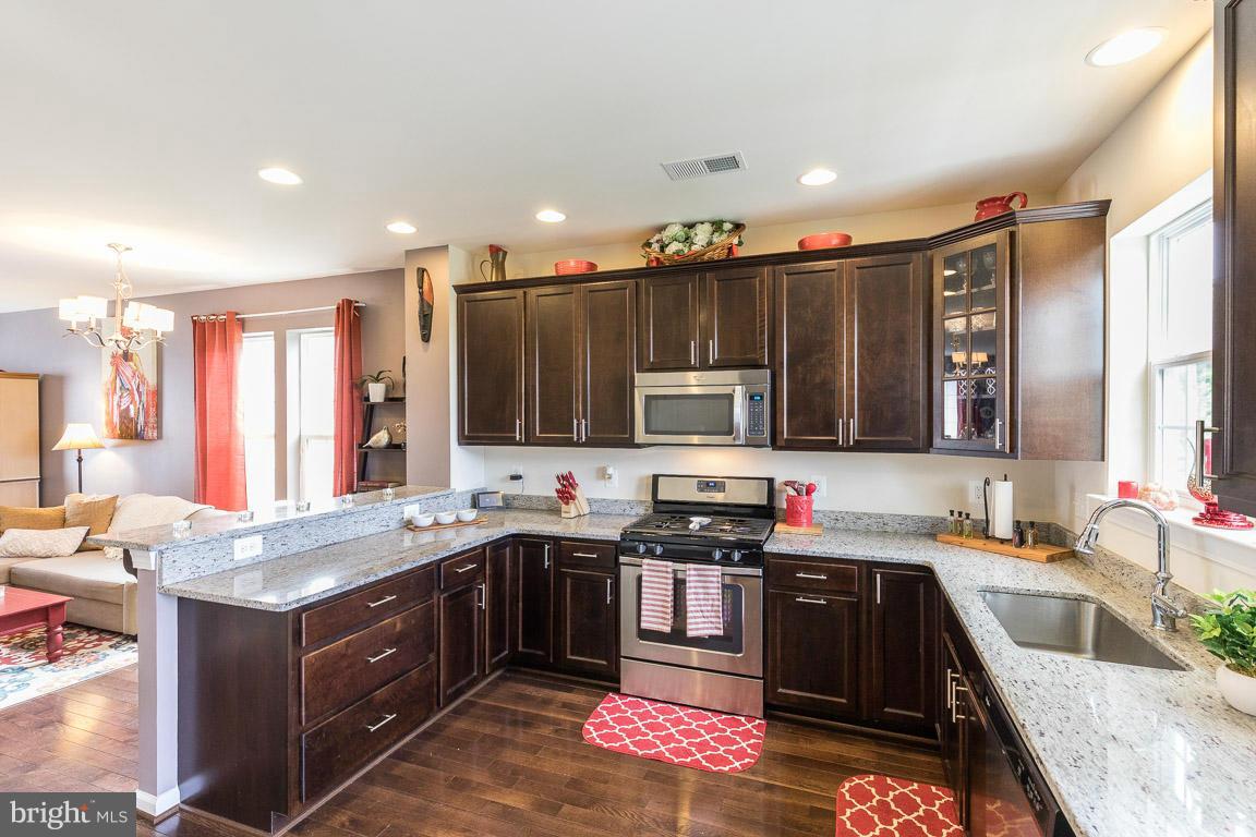 FALLS GROVE CONDOMINIUM - Residential