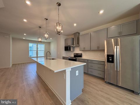 Photo of 18000 Alicia Avenue, DUMFRIES, VA 22026 (MLS # VAPW2121774)
