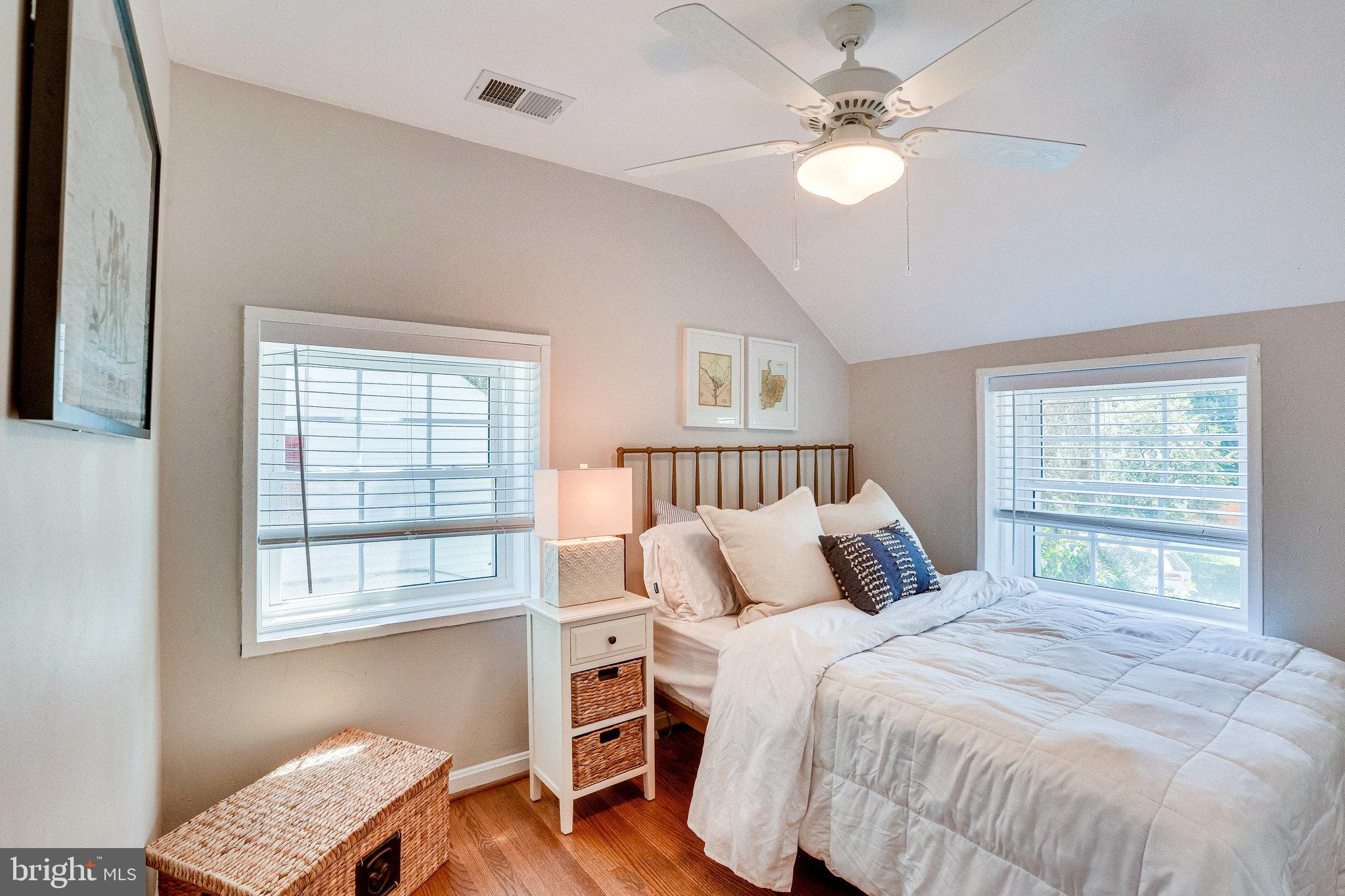 COLUMBIA FOREST - Residential Lease