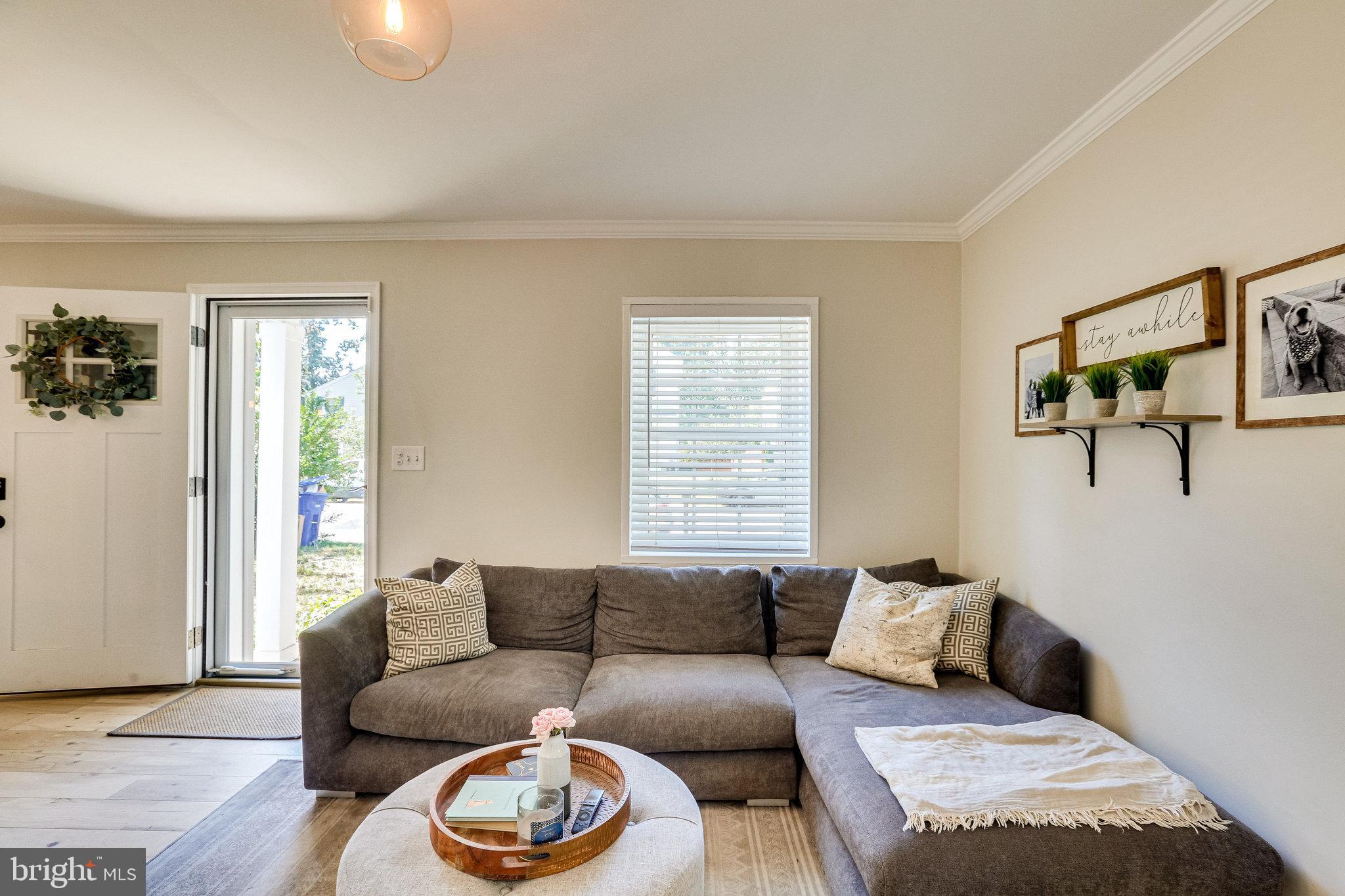 COLUMBIA FOREST - Residential Lease