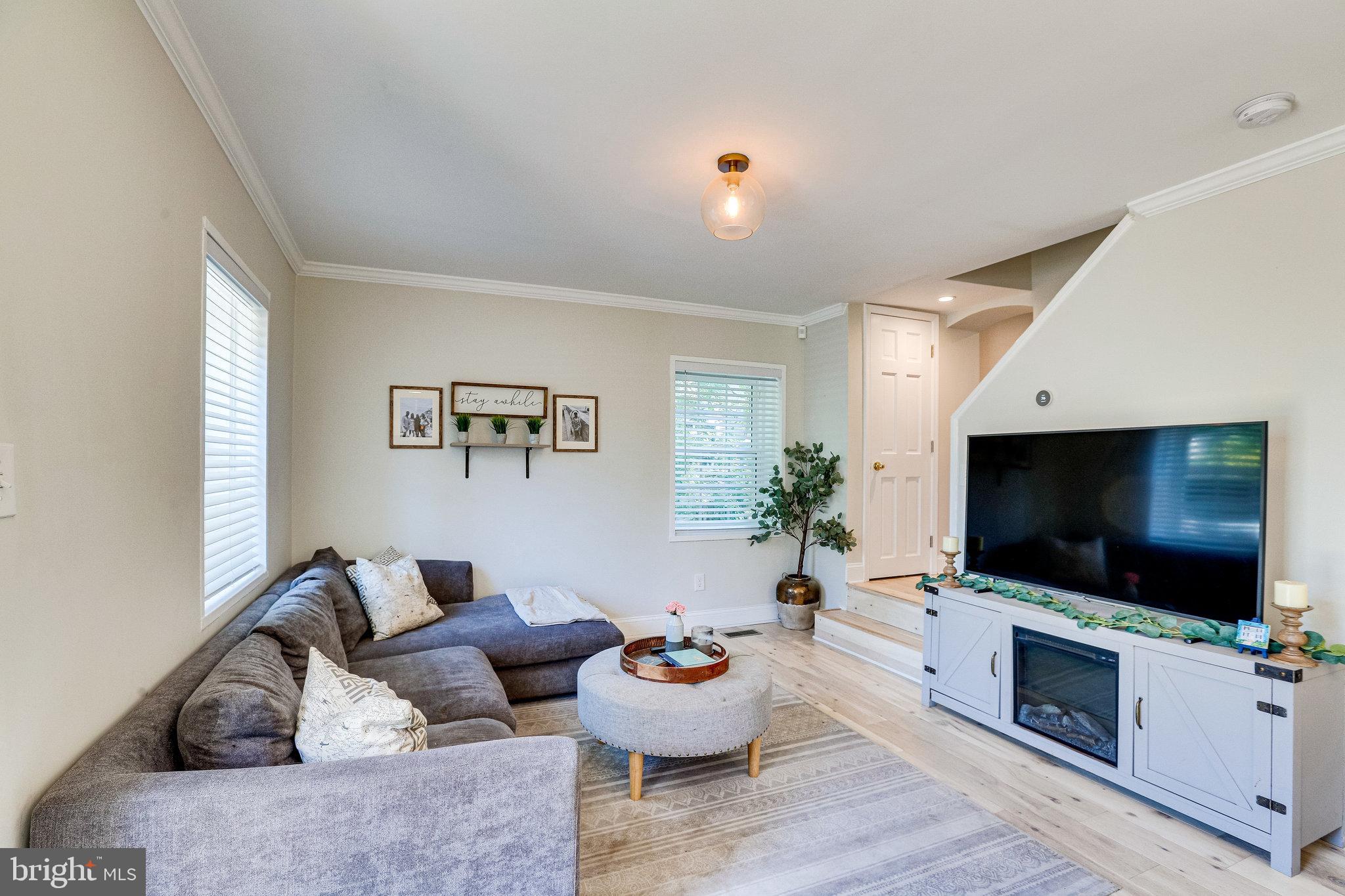 COLUMBIA FOREST - Residential Lease