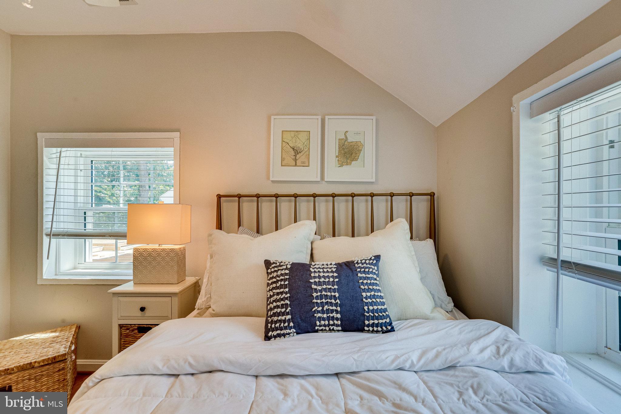 COLUMBIA FOREST - Residential Lease