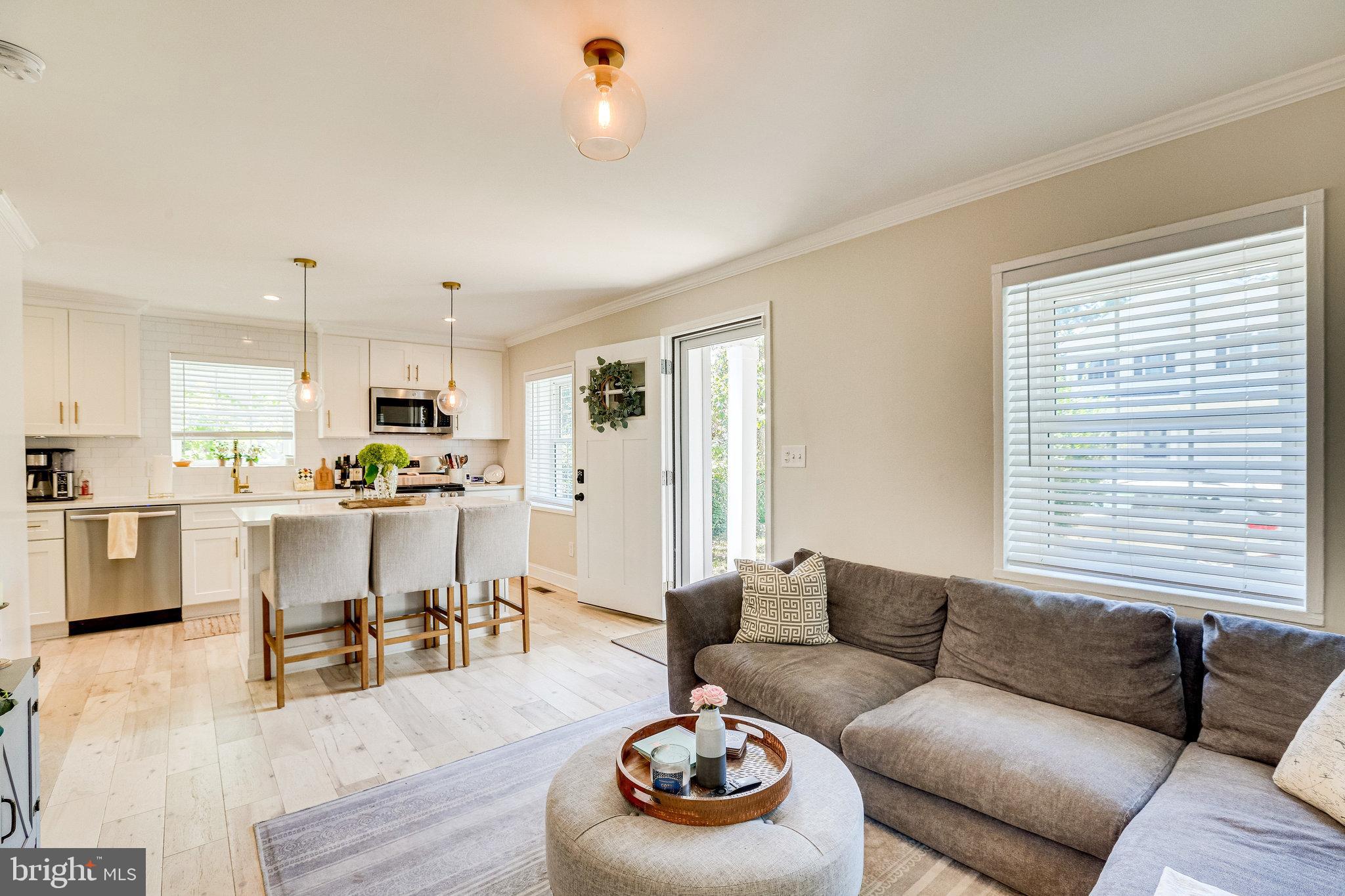 COLUMBIA FOREST - Residential Lease