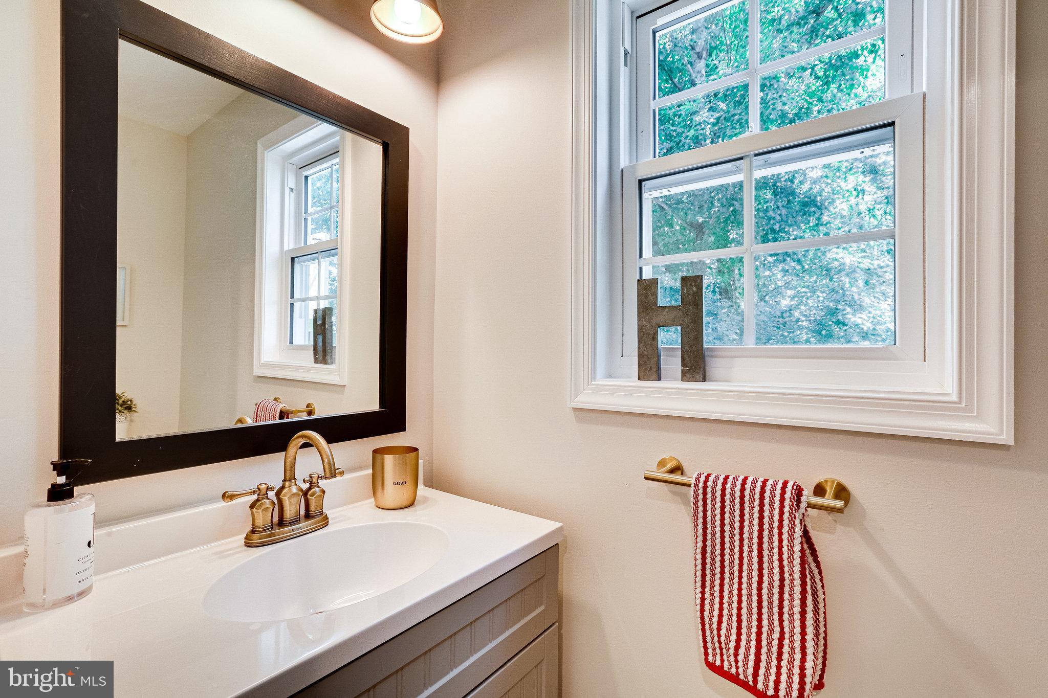 COLUMBIA FOREST - Residential Lease