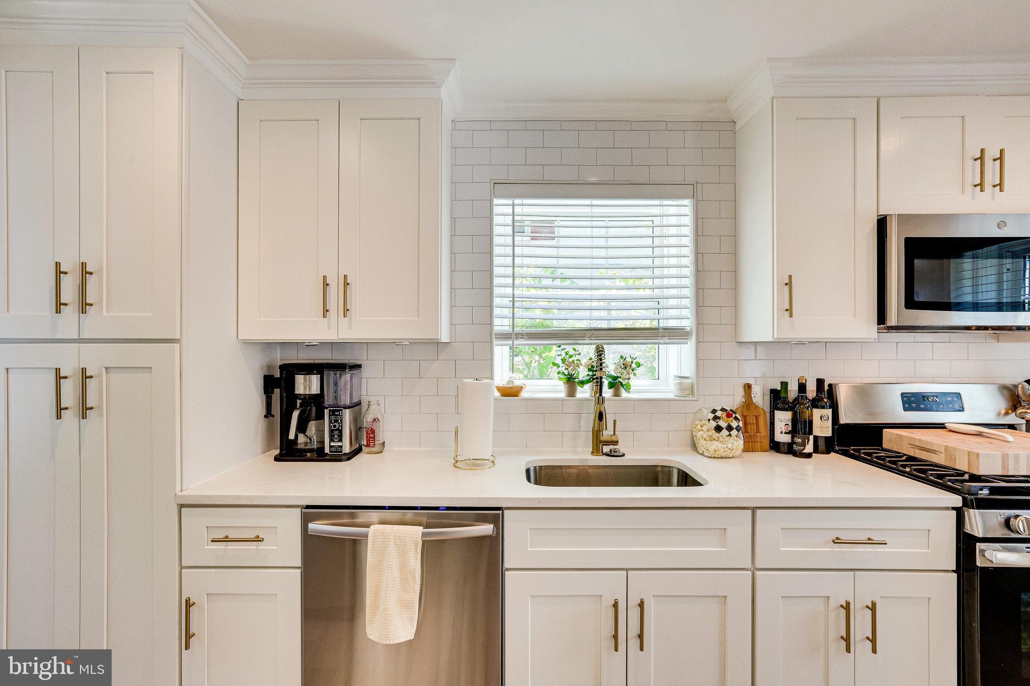 COLUMBIA FOREST - Residential Lease