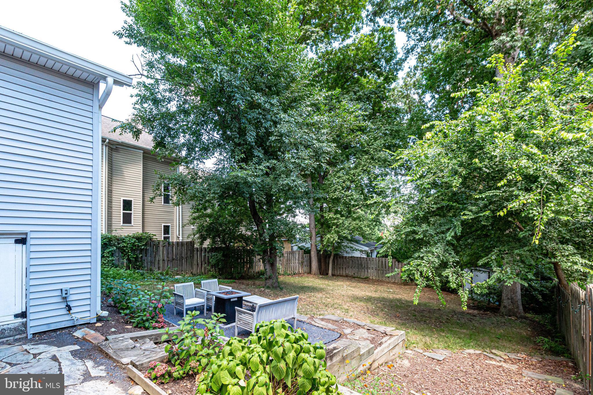 COLUMBIA FOREST - Residential Lease